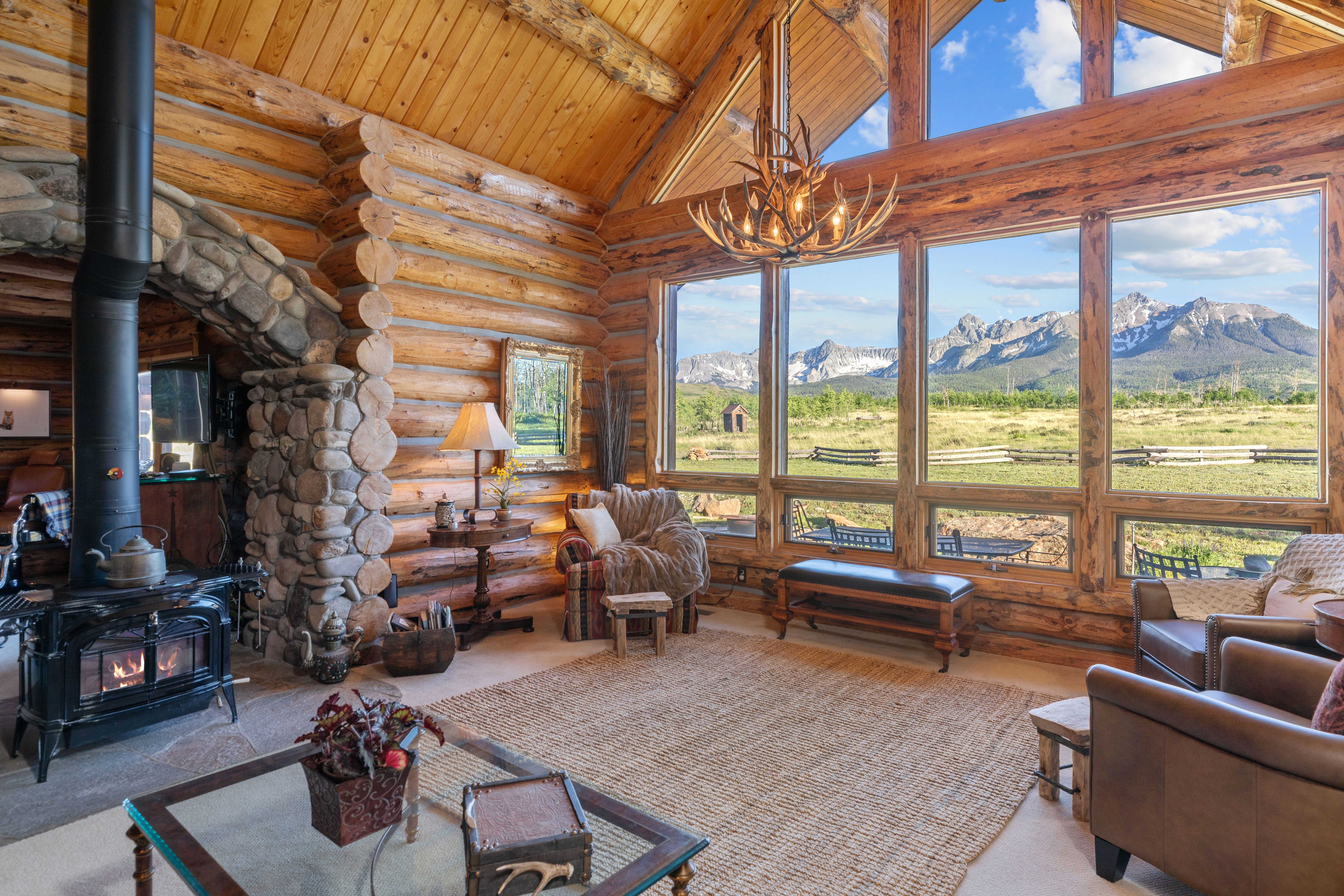 706 Hayden View Trail 