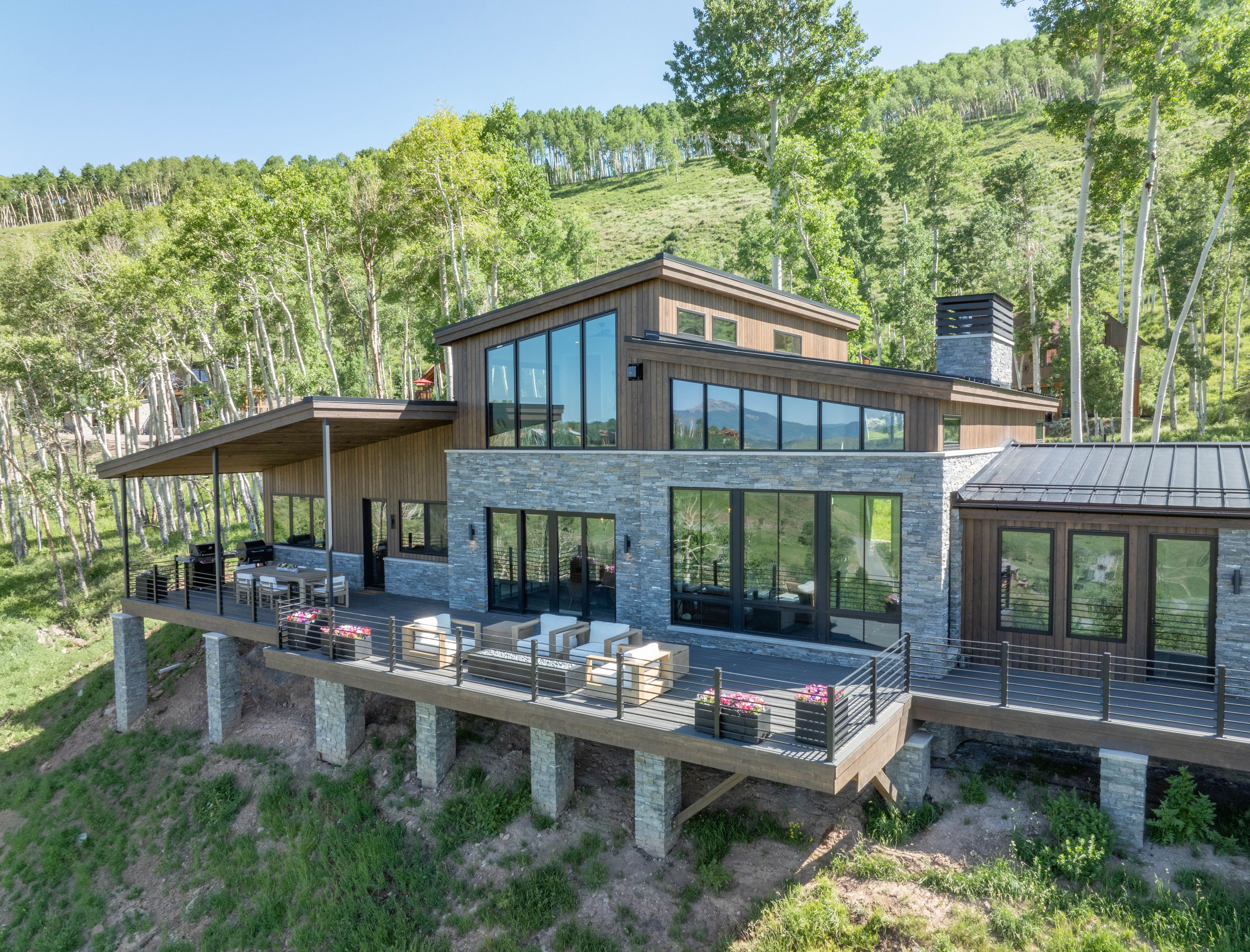 216 E Serapio Drive 