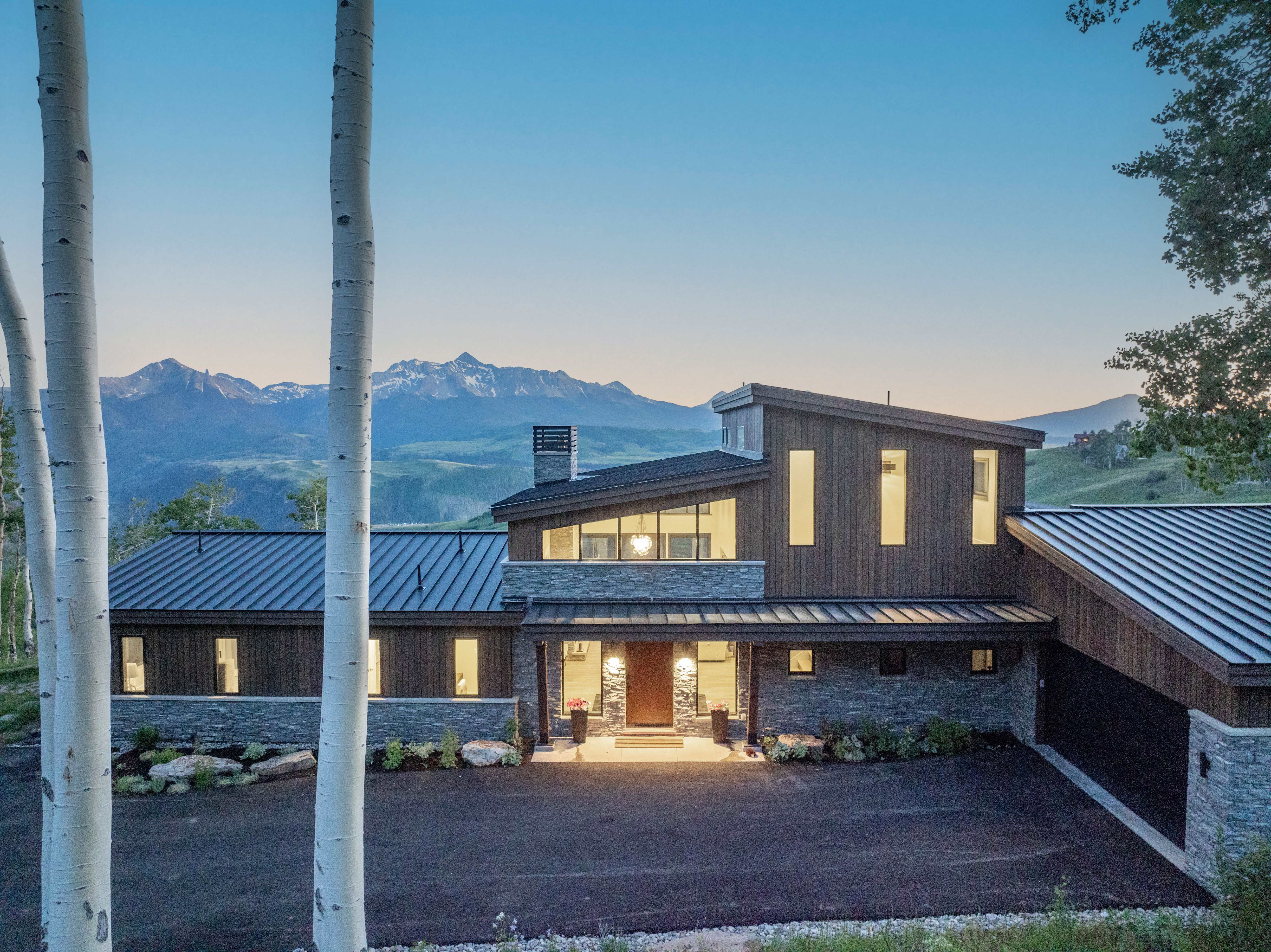 216 E Serapio Drive 