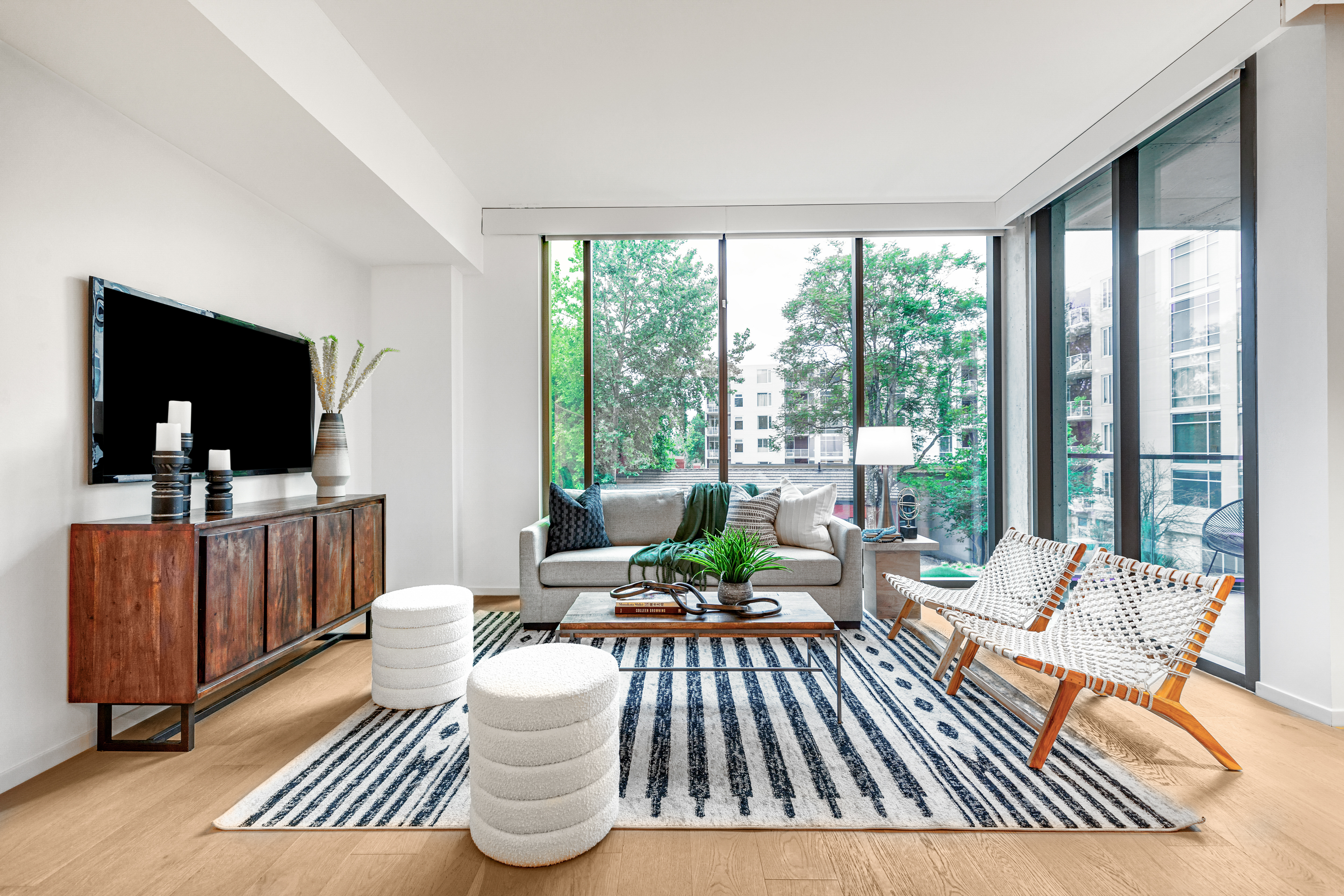 1211 West Riverside Drive 3D