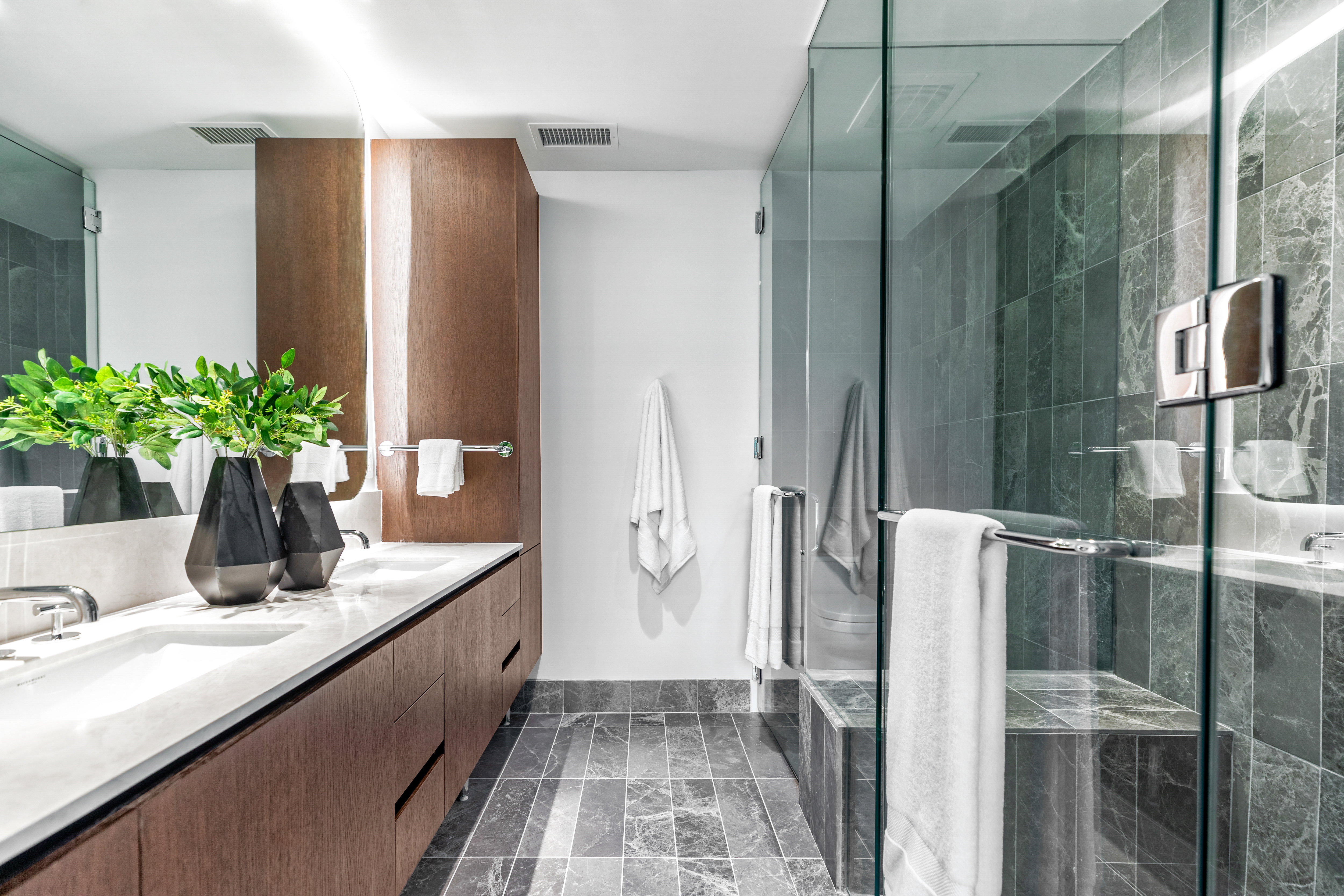 1211 West Riverside Drive 3D