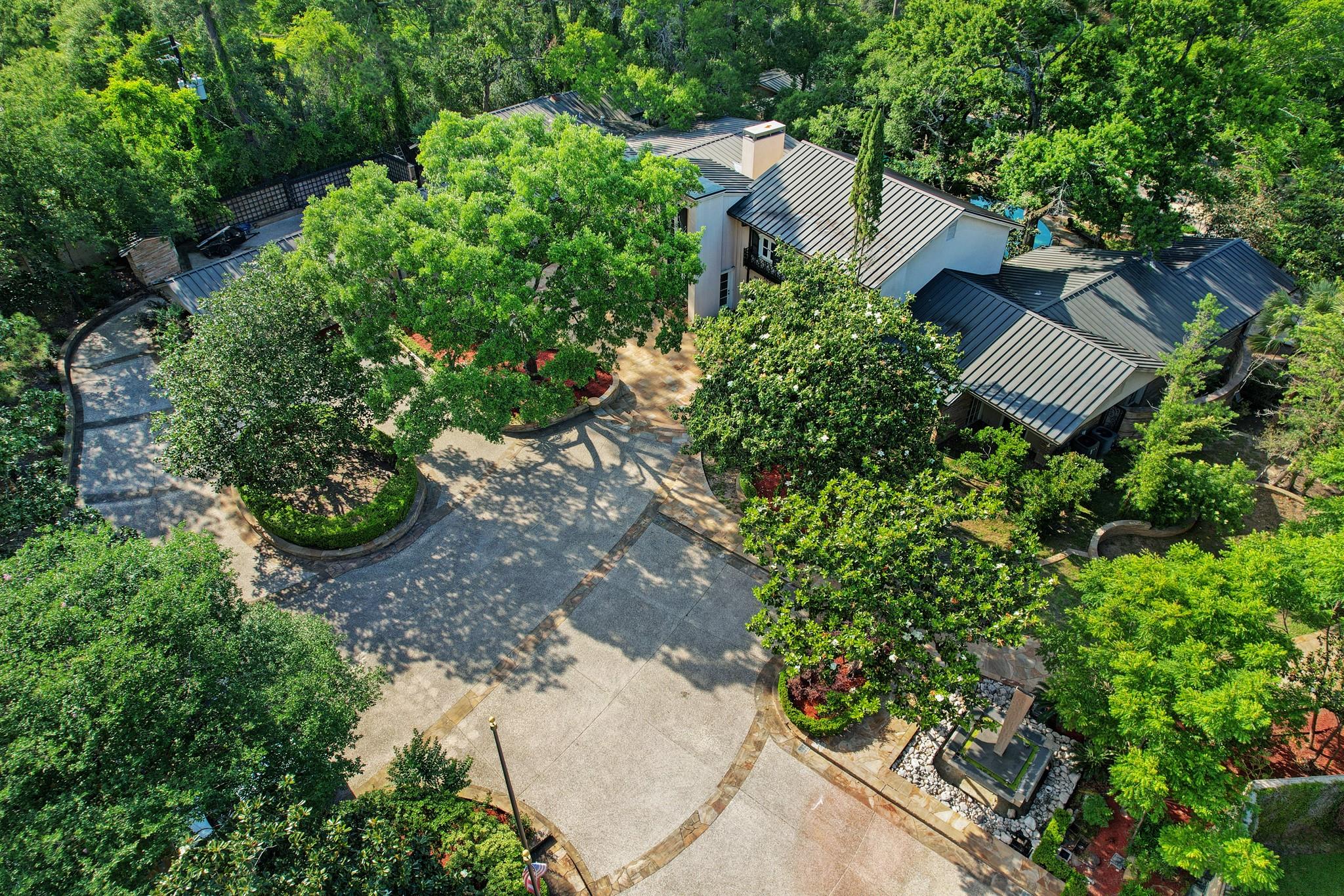 3940 Inverness Drive