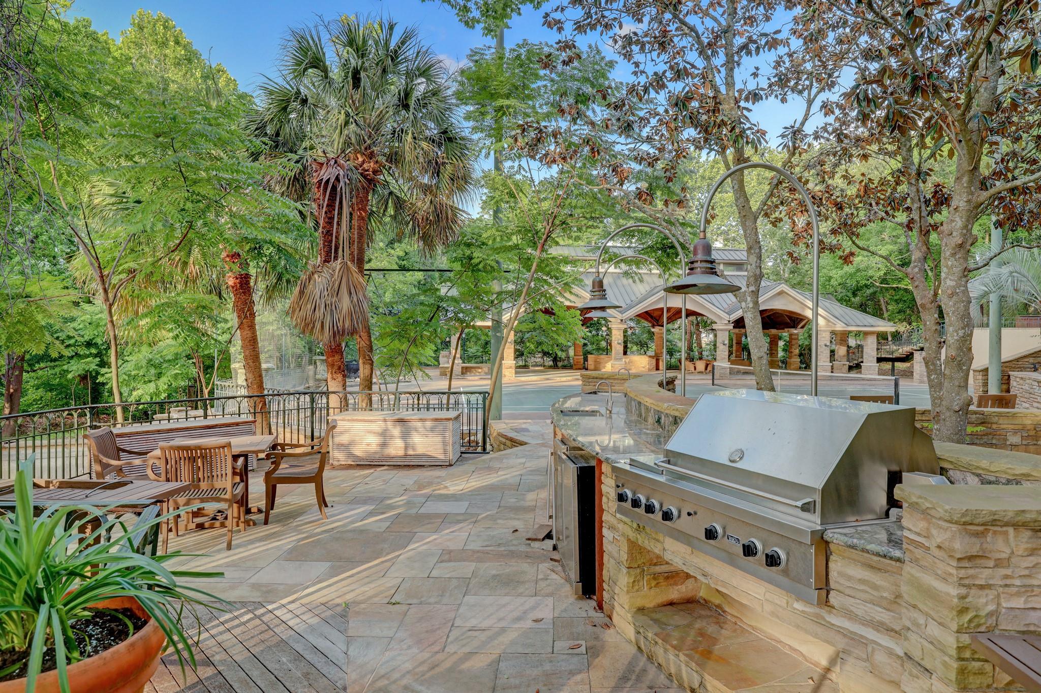 3940 Inverness Drive