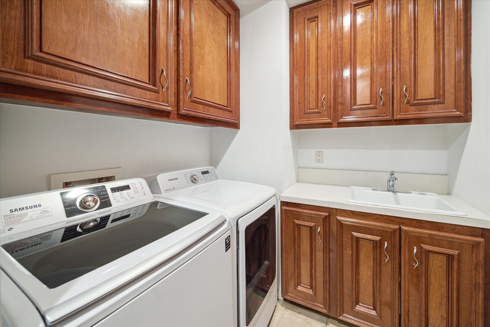 45 Briar Hollow Lane #4
