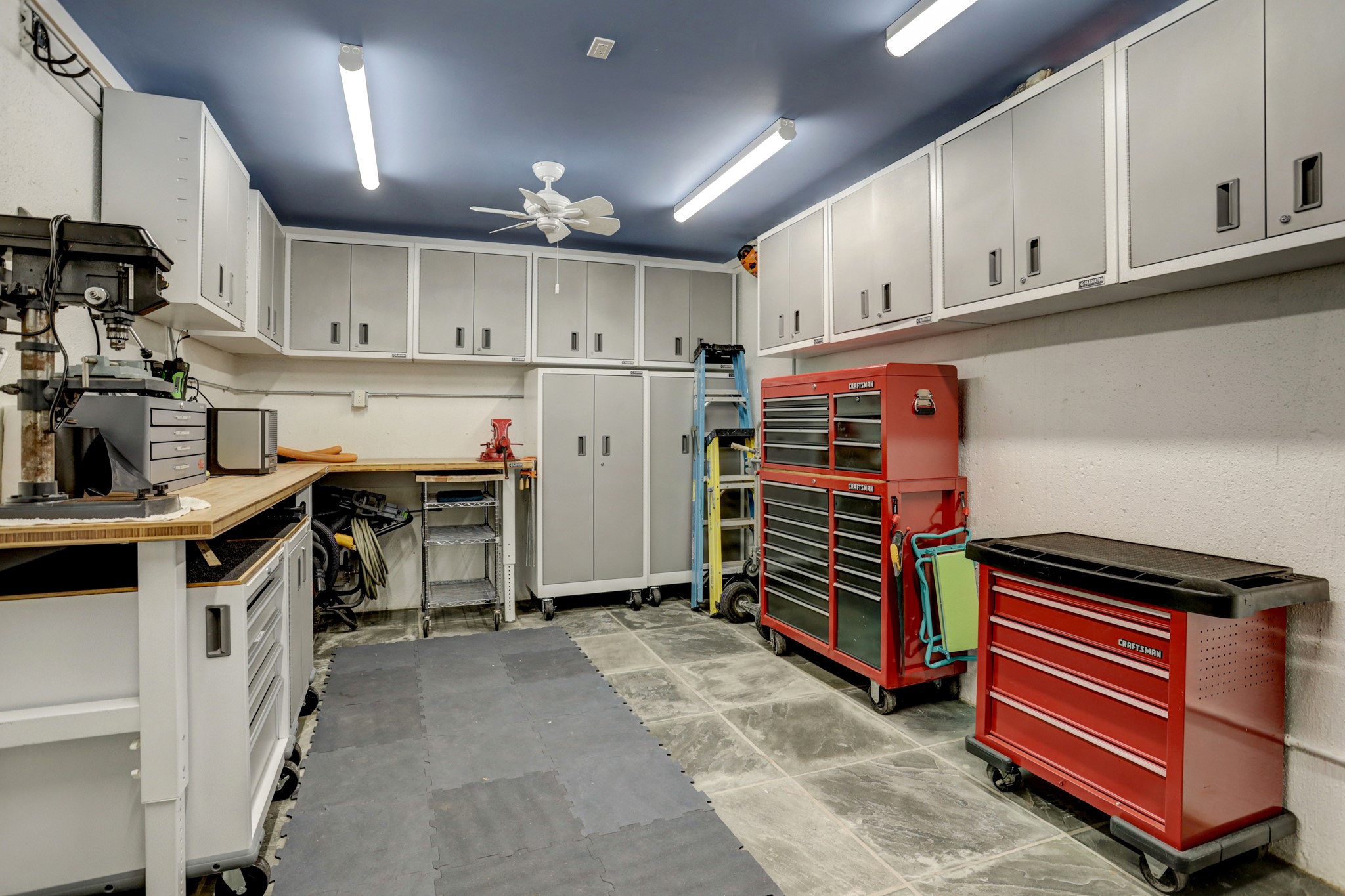 2003 Arrowwood Circle N