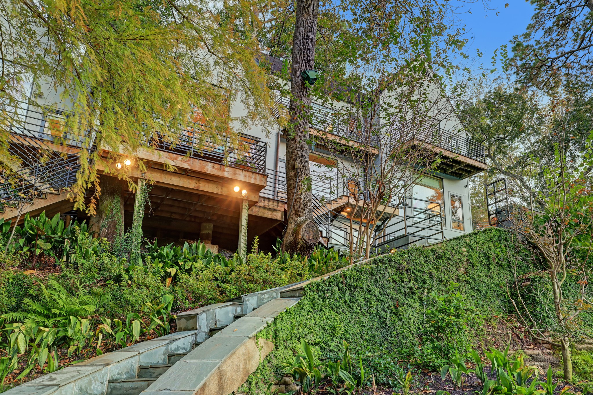 2003 Arrowwood Circle N