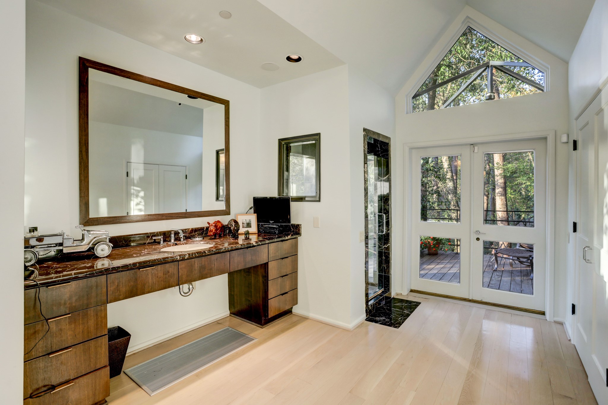 2003 Arrowwood Circle N