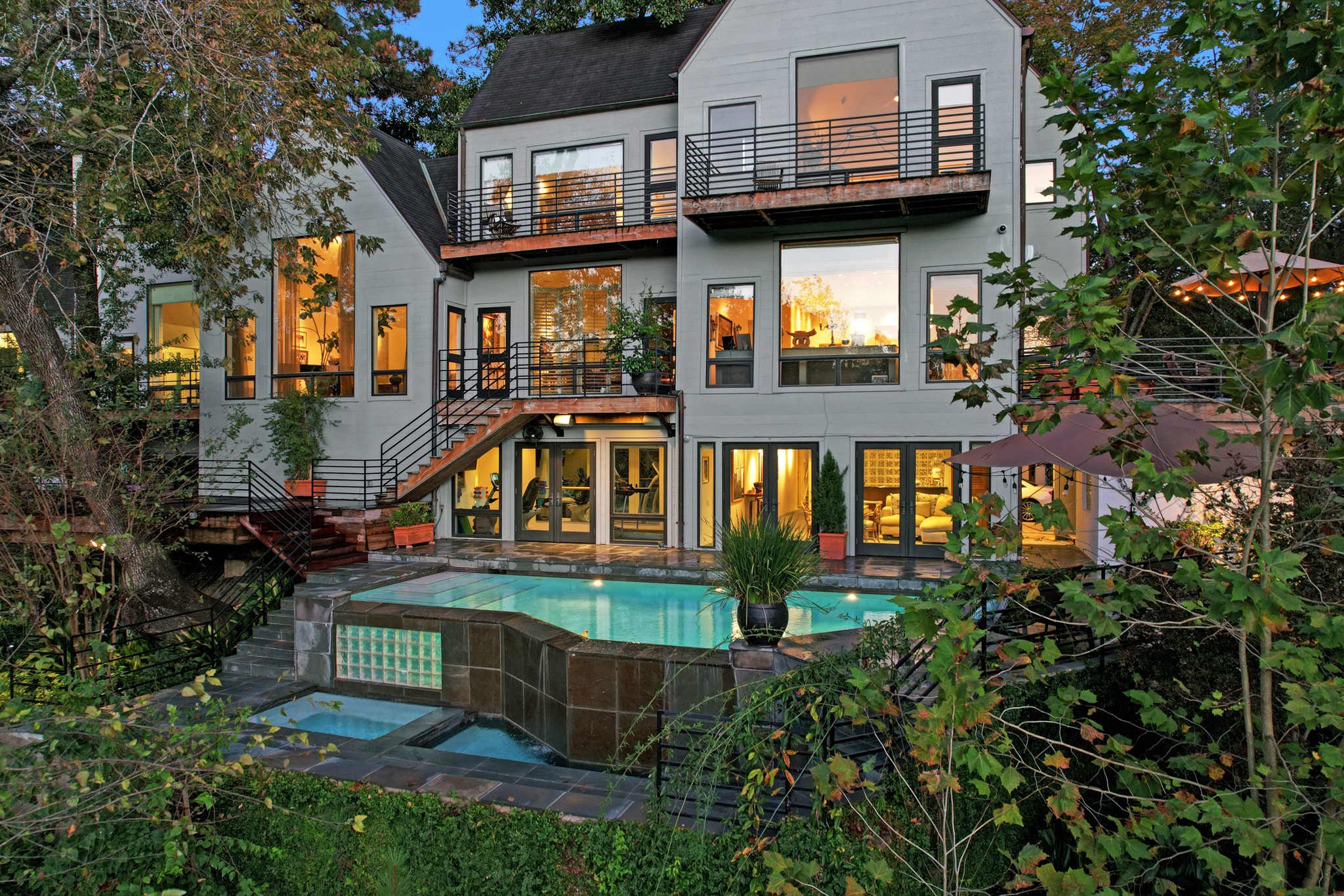 2003 Arrowwood Circle N