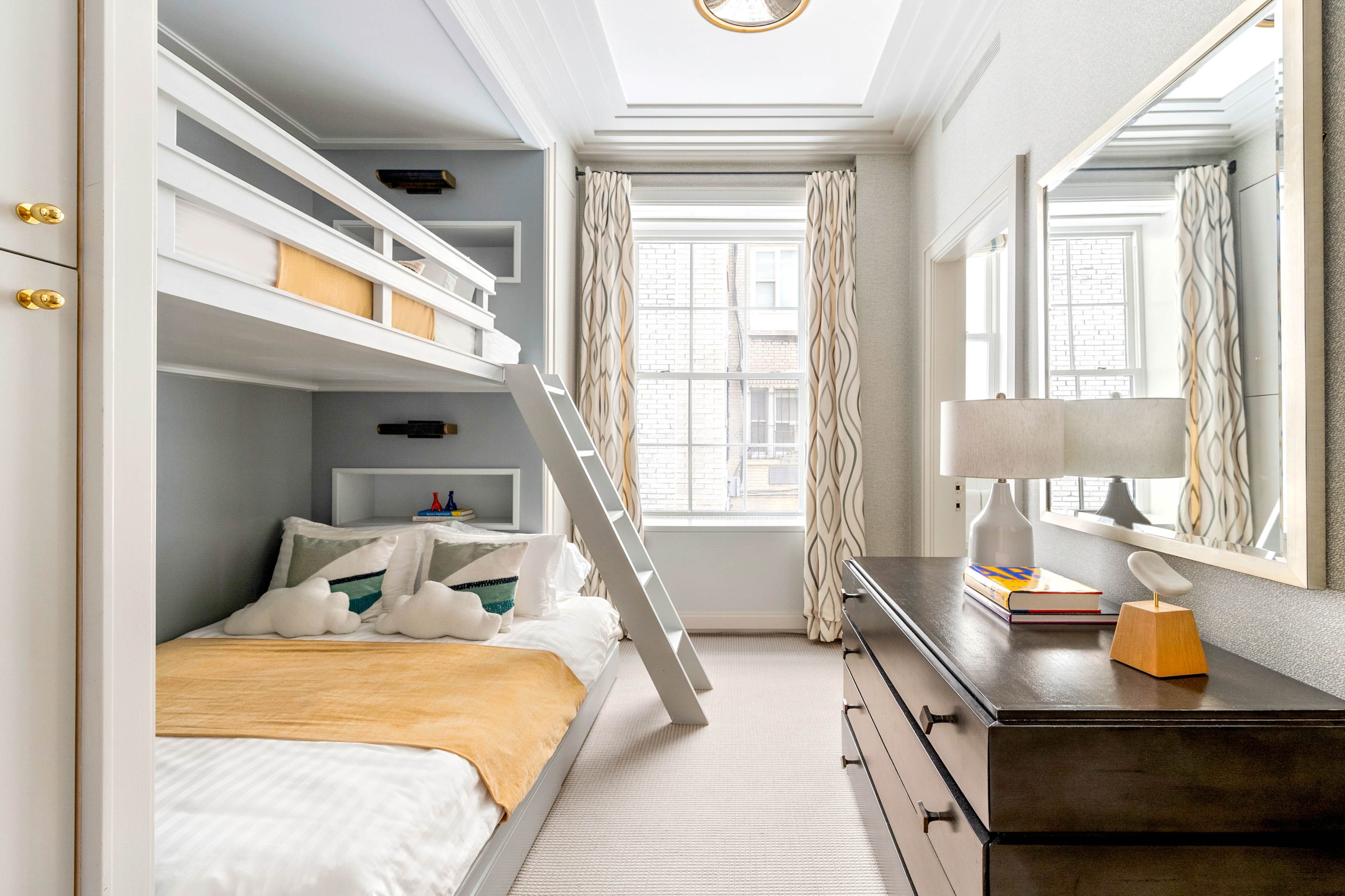 907 Fifth Avenue Maisonette