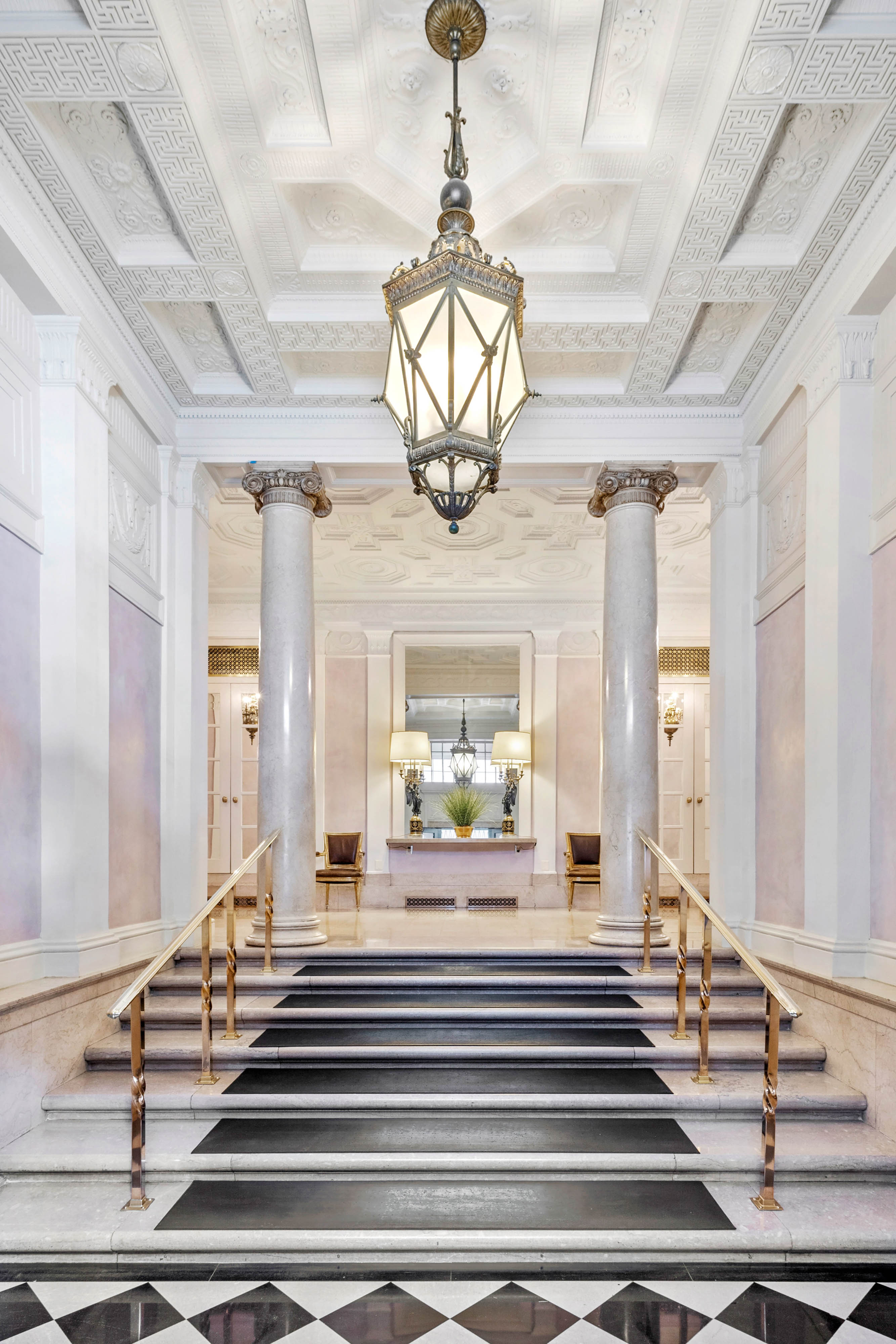 907 Fifth Avenue Maisonette