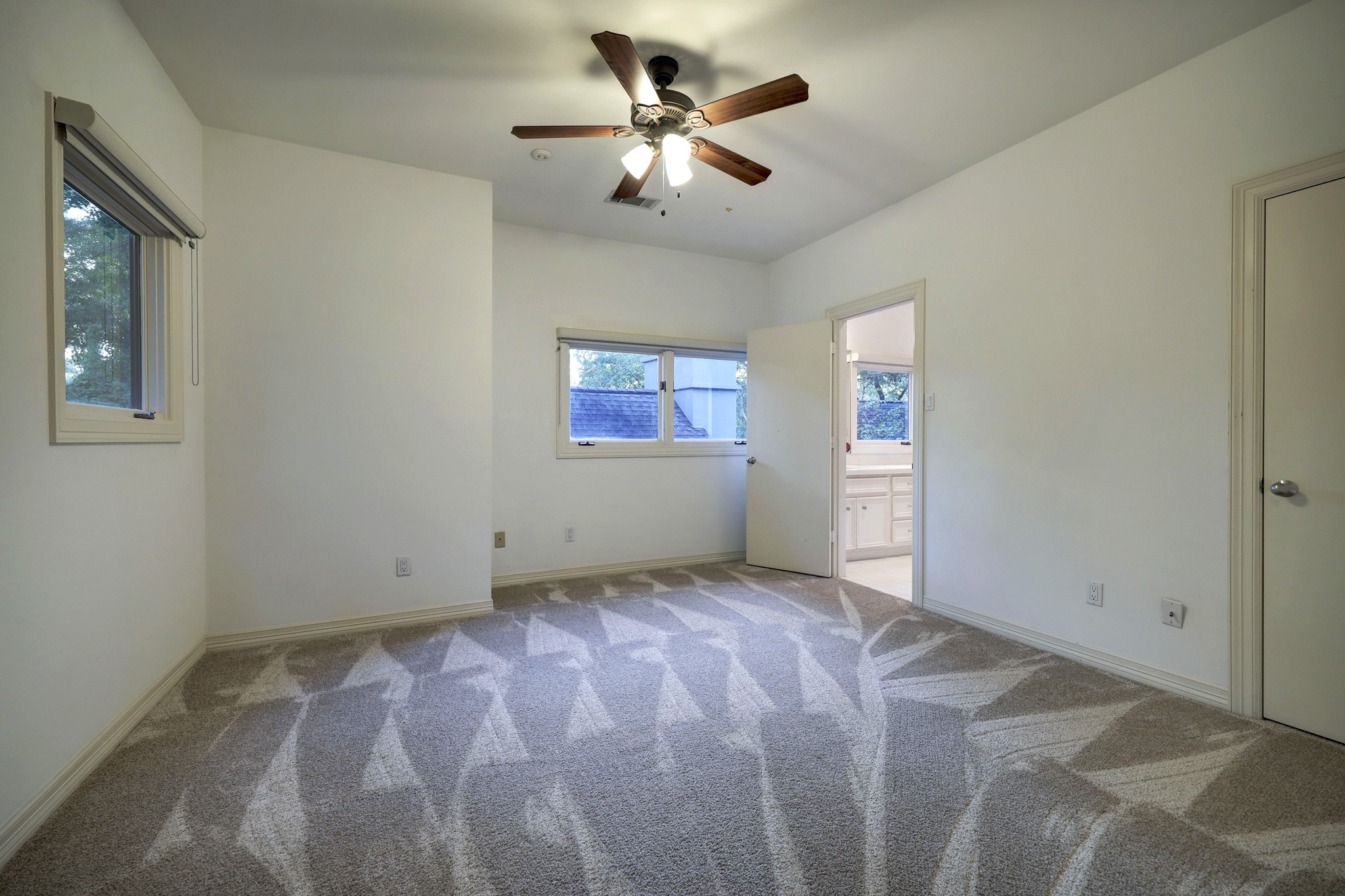14 1/2 W Shady Lane