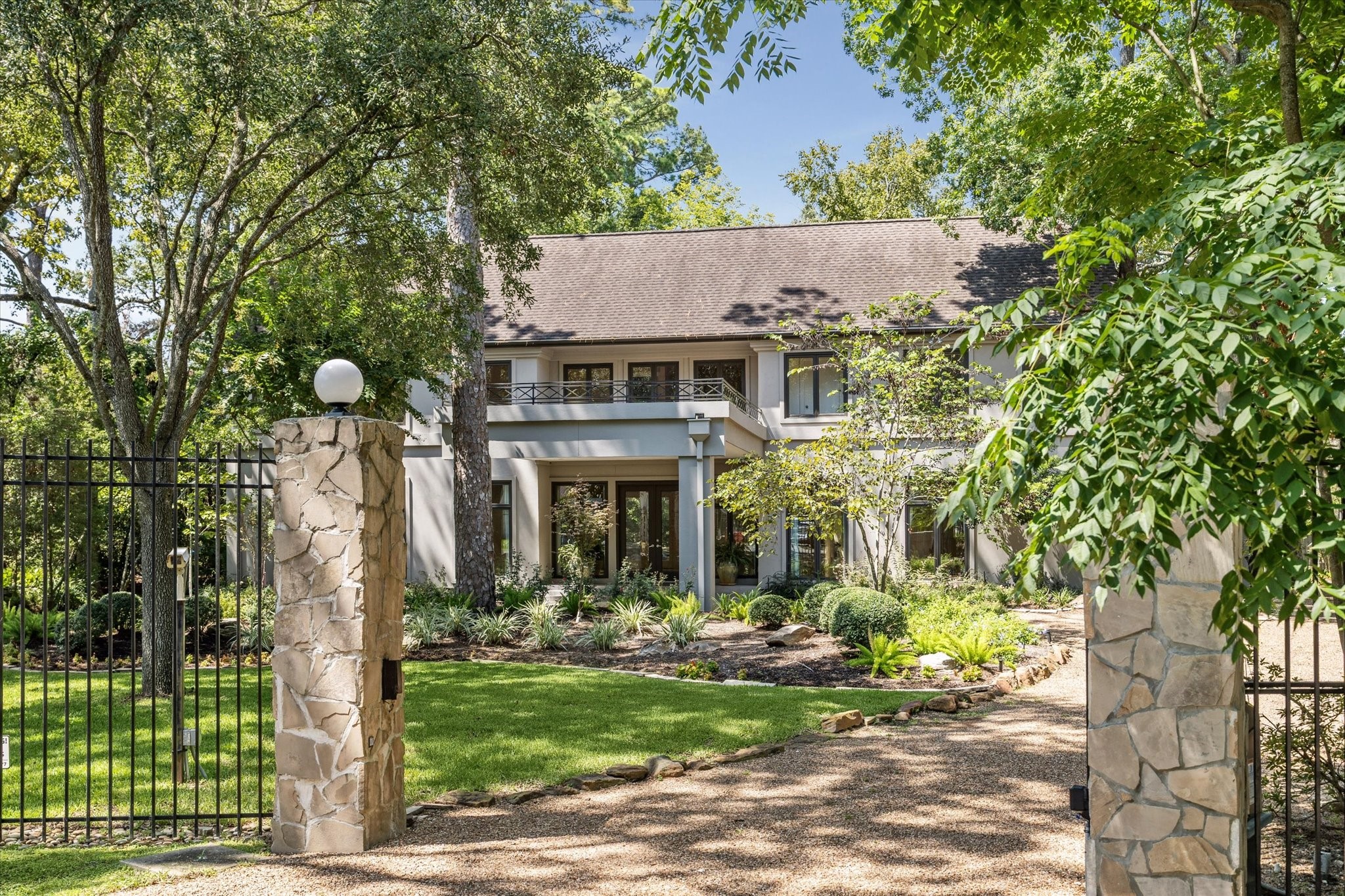 14 1/2 W Shady Lane