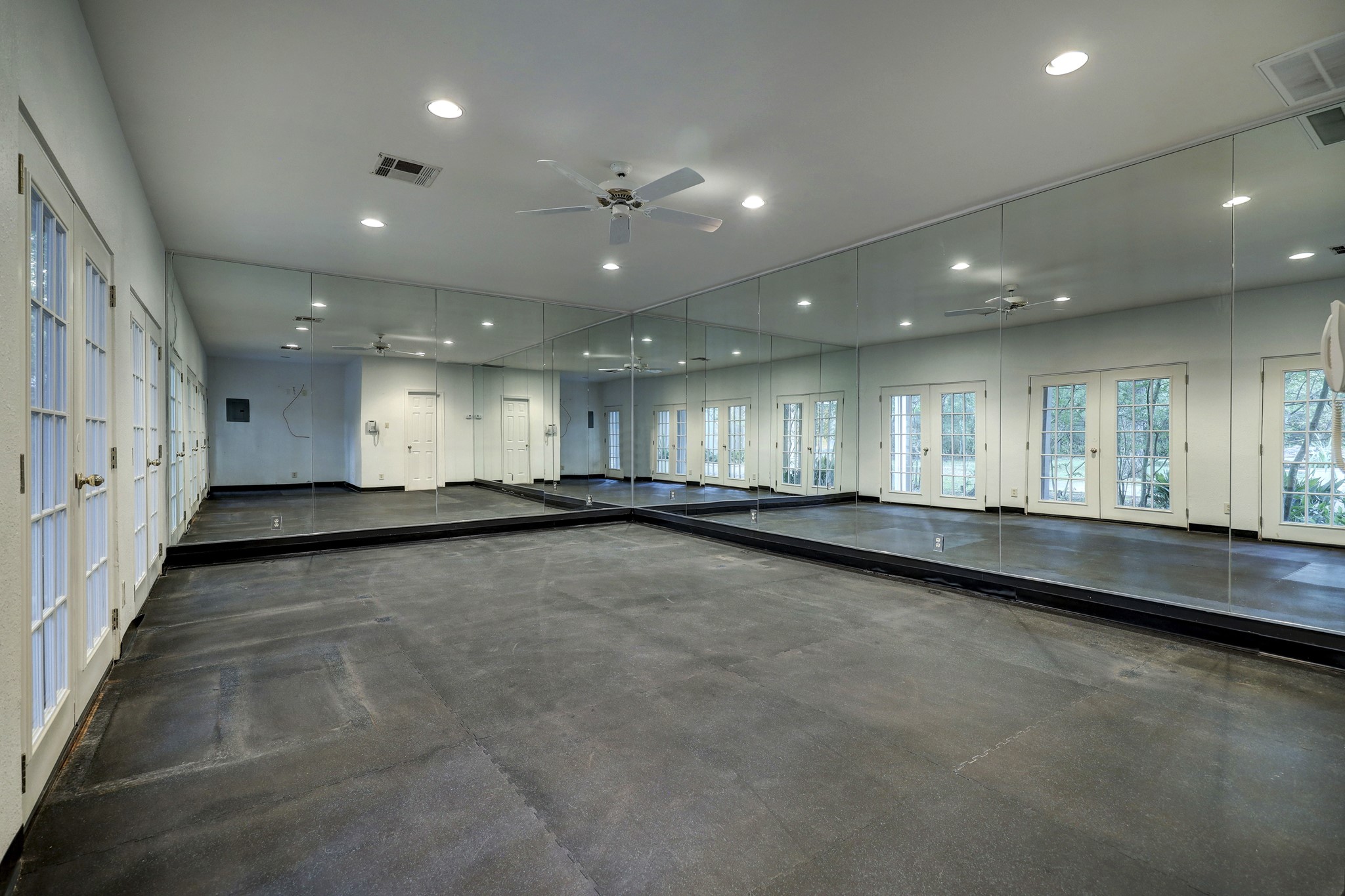 14 1/2 W Shady Lane