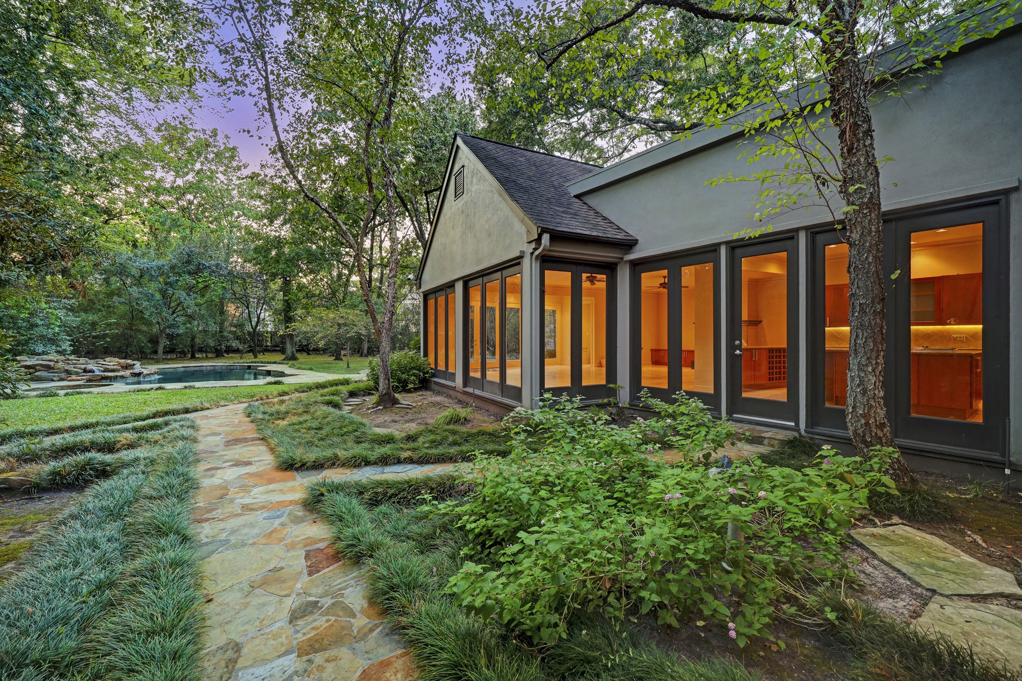 14 1/2 W Shady Lane