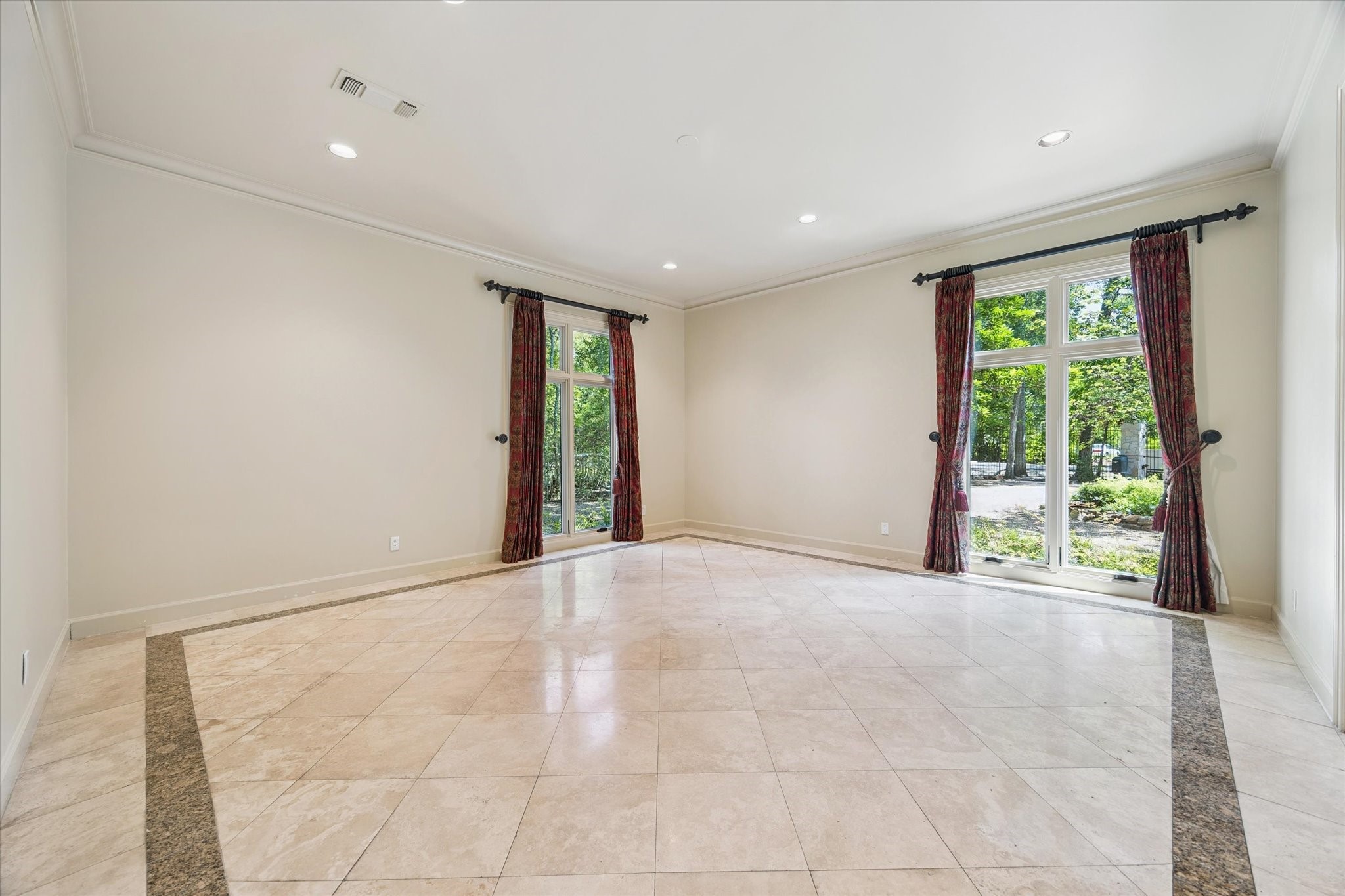 14 1/2 W Shady Lane