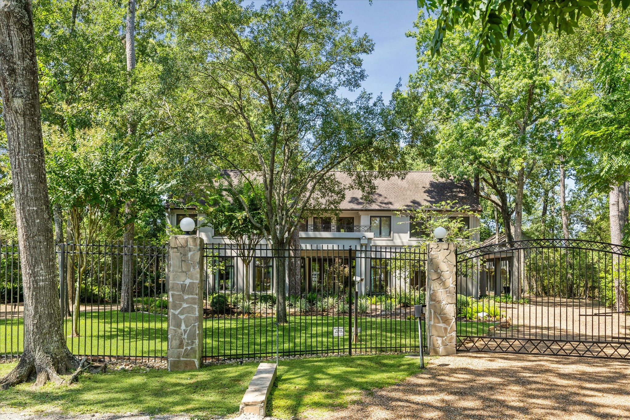 14 1/2 W Shady Lane