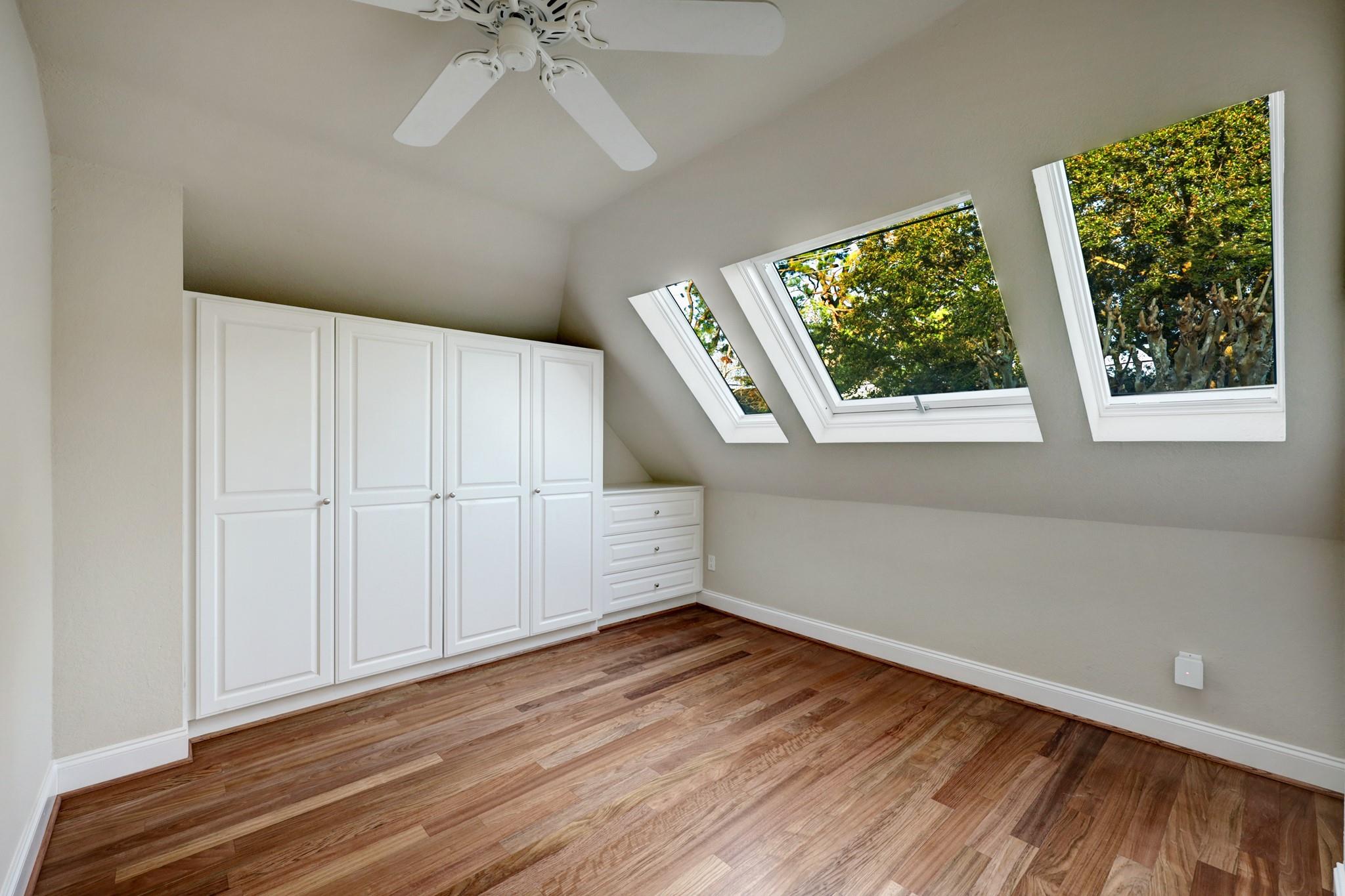 2221 Maconda Lane