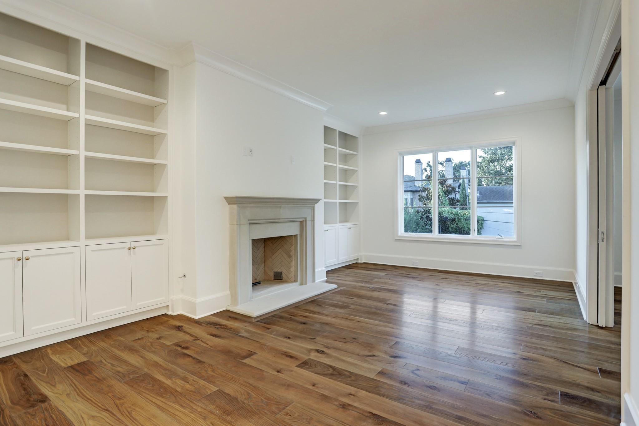 3842 Chevy Chase Dr