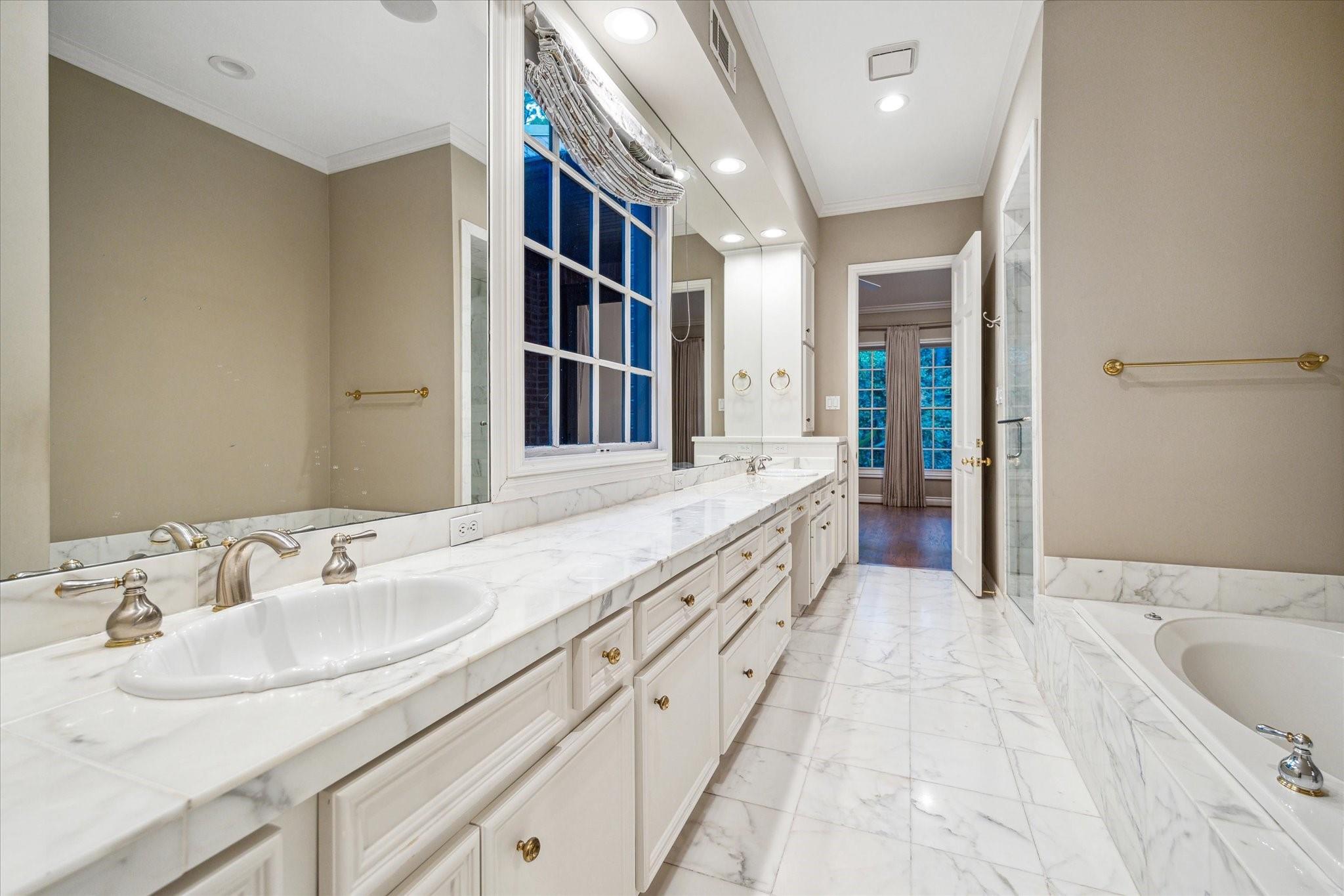 121 Glynn Way Drive