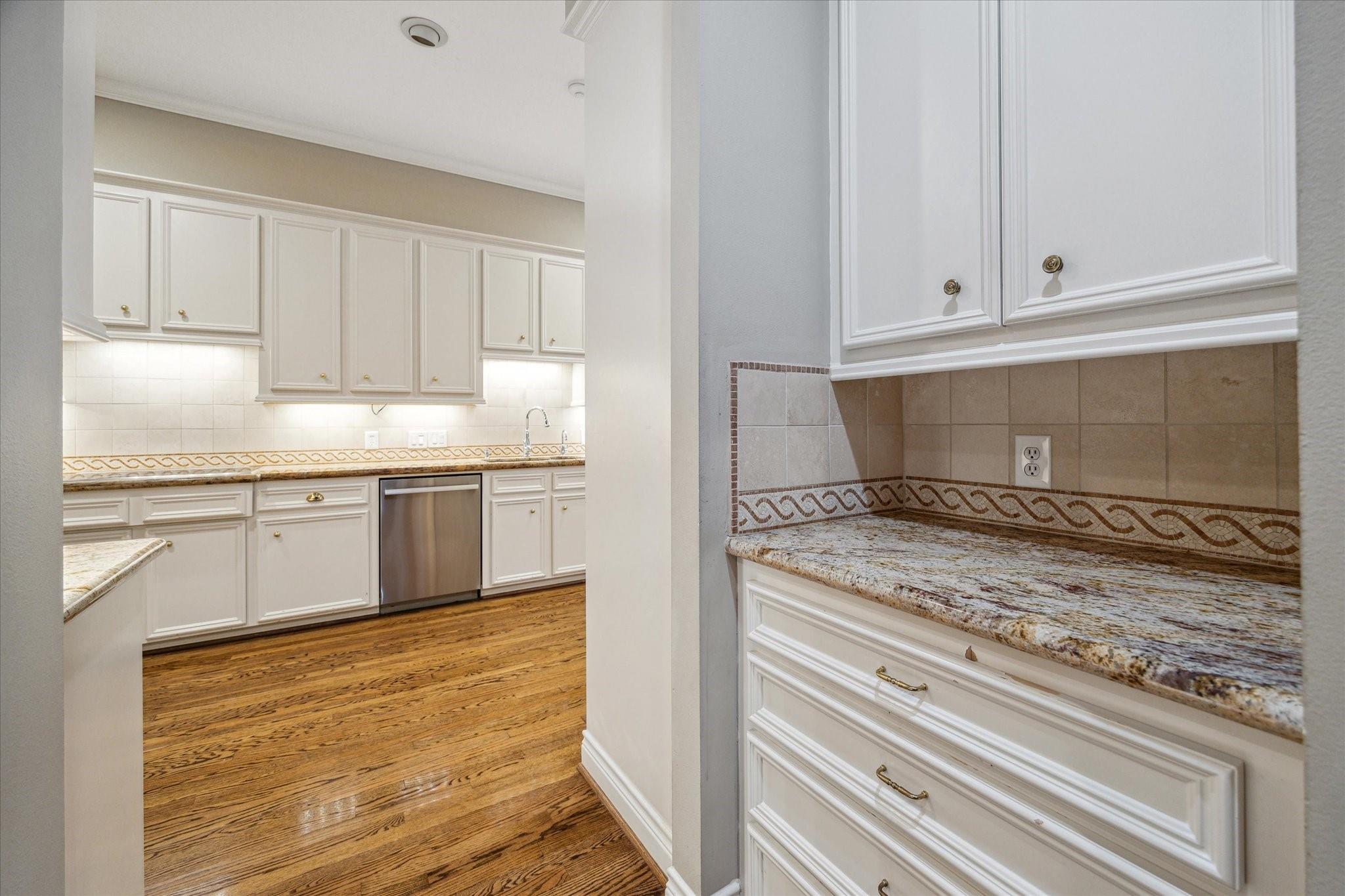 121 Glynn Way Drive
