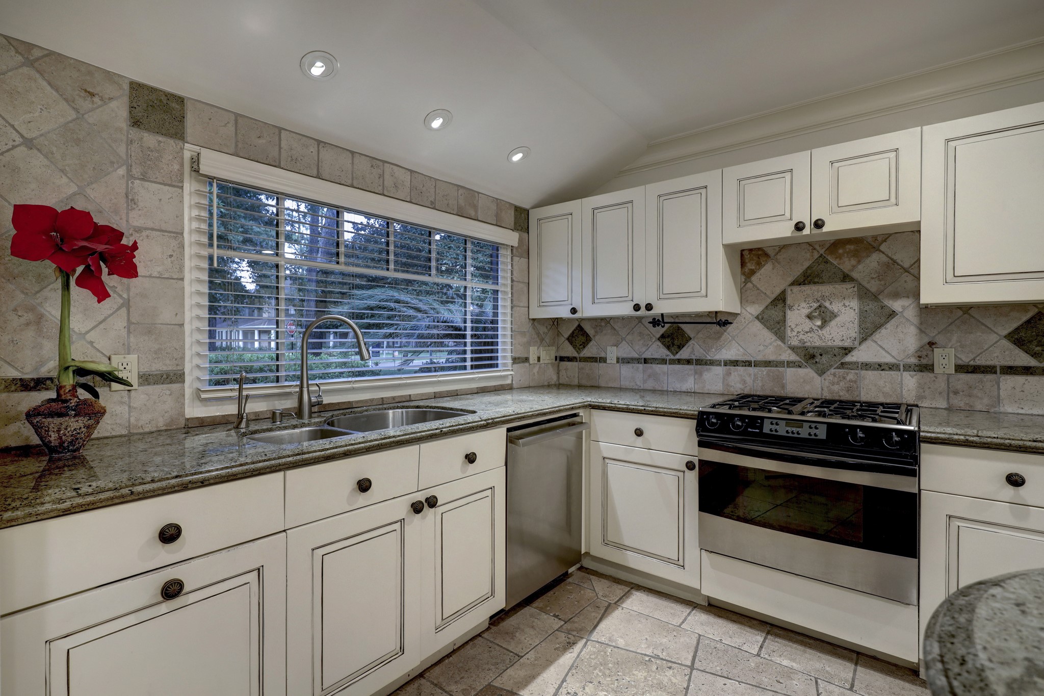 147 Knipp Road
