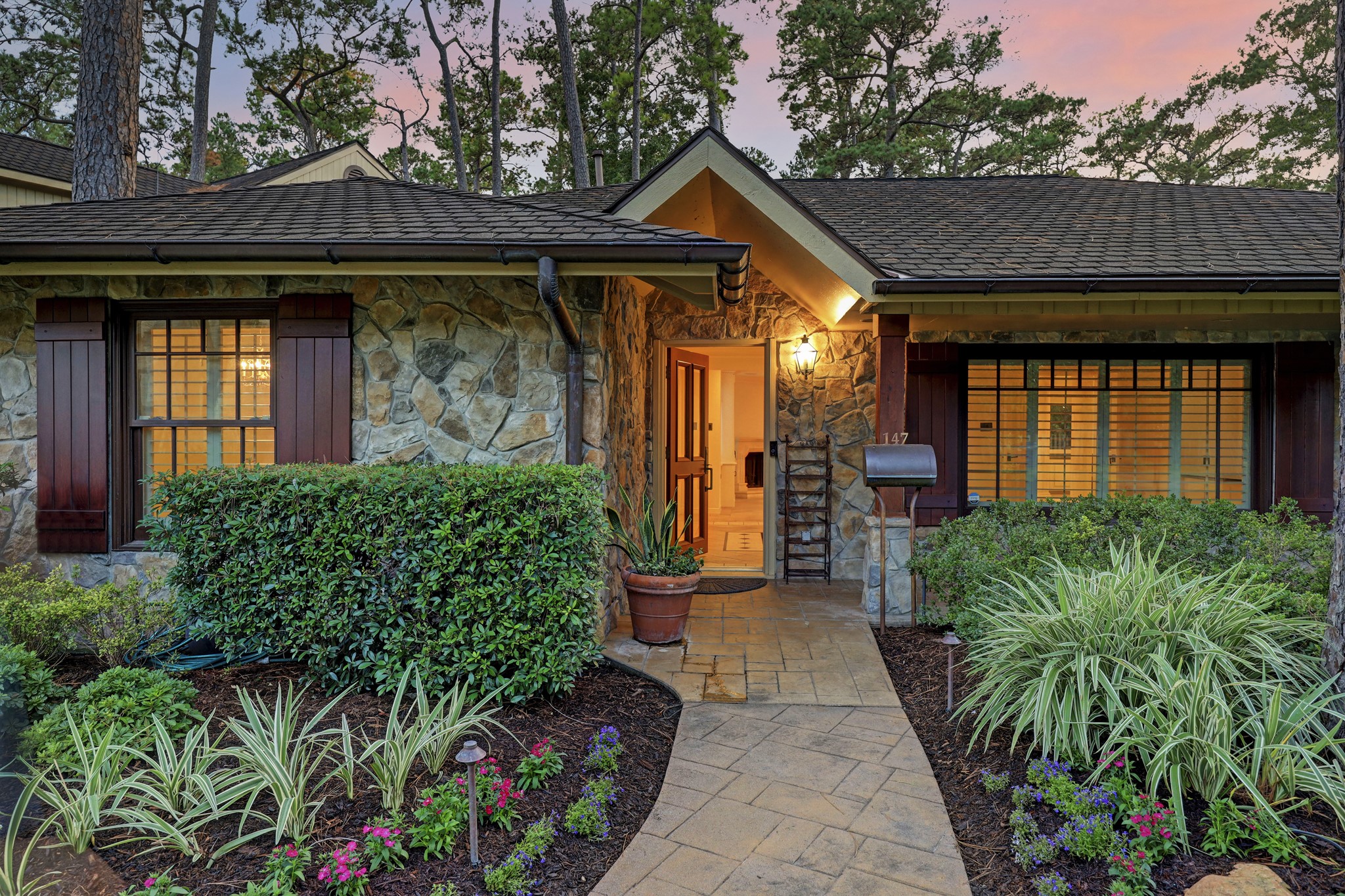 147 Knipp Road