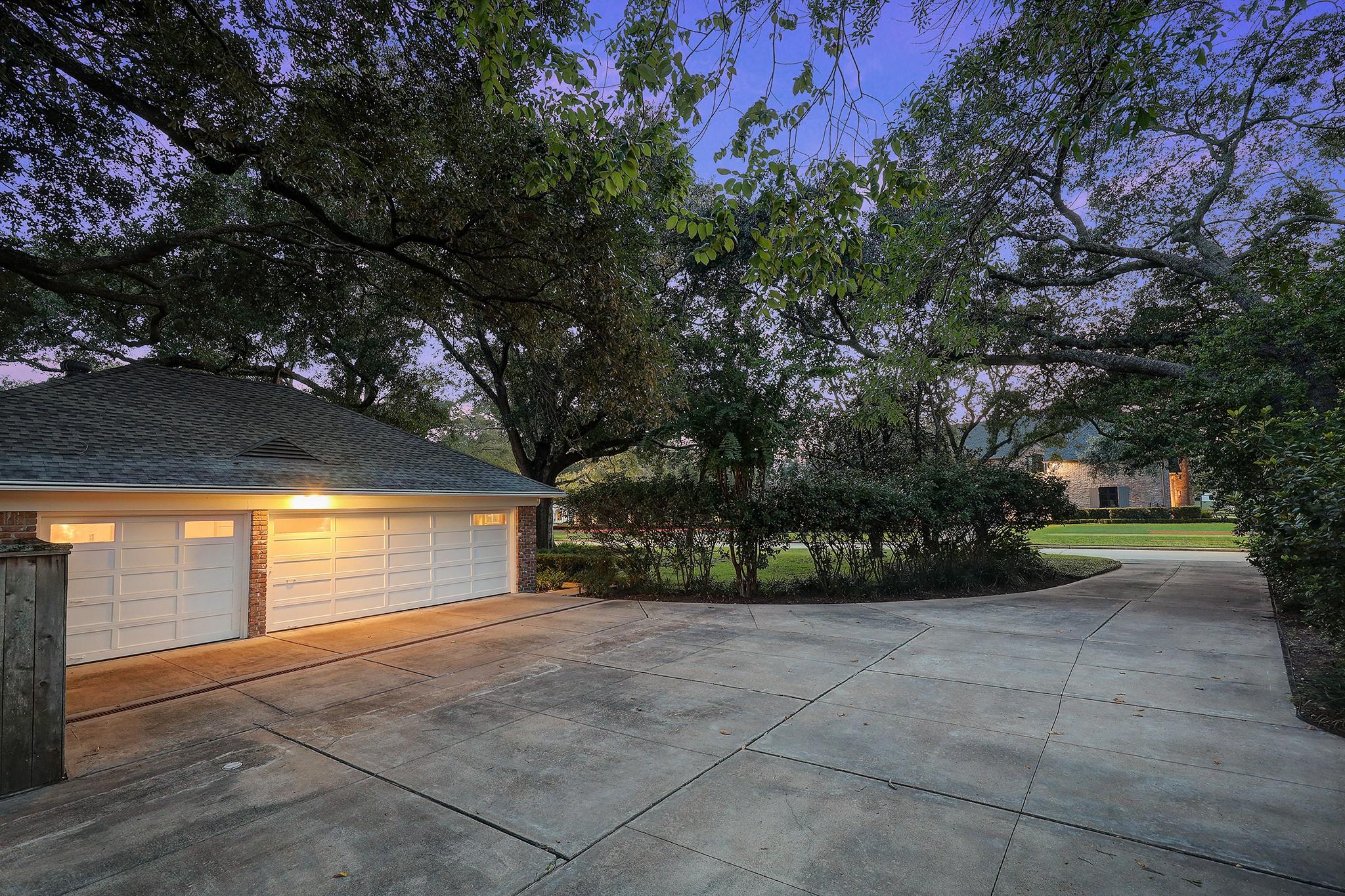 5390 Holly Springs Drive