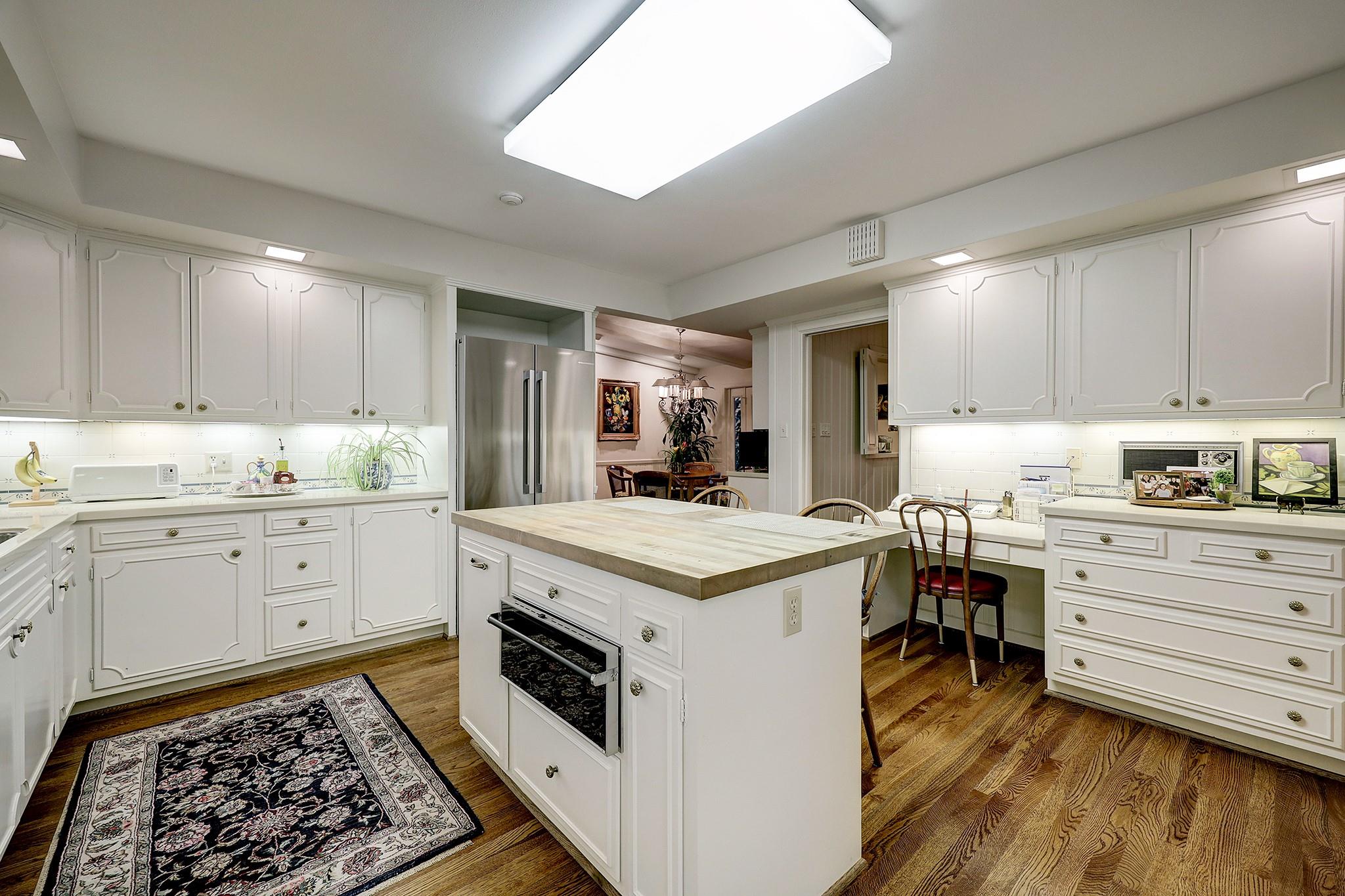 5390 Holly Springs Drive