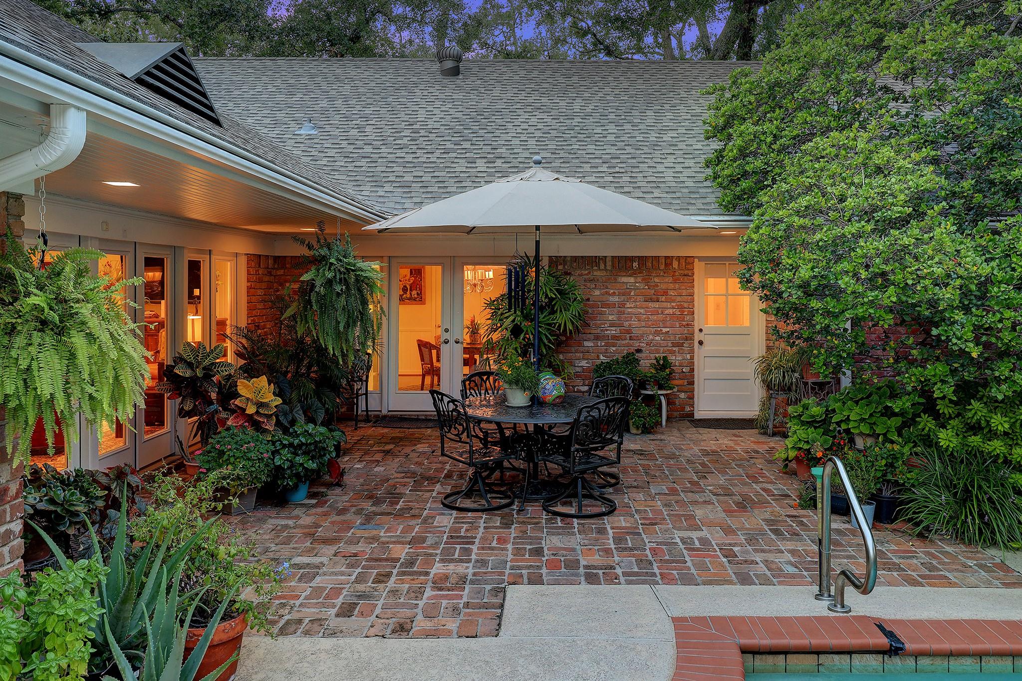 5390 Holly Springs Drive