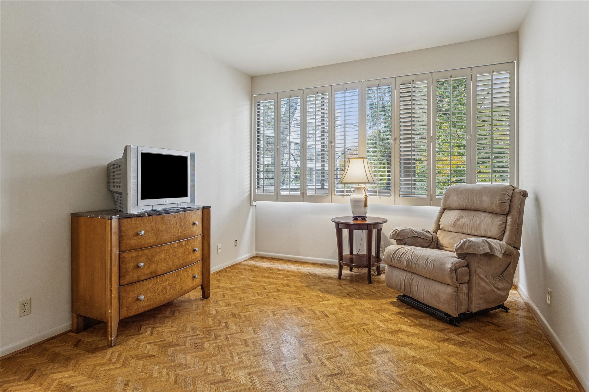 49 Briar Hollow Lane #203