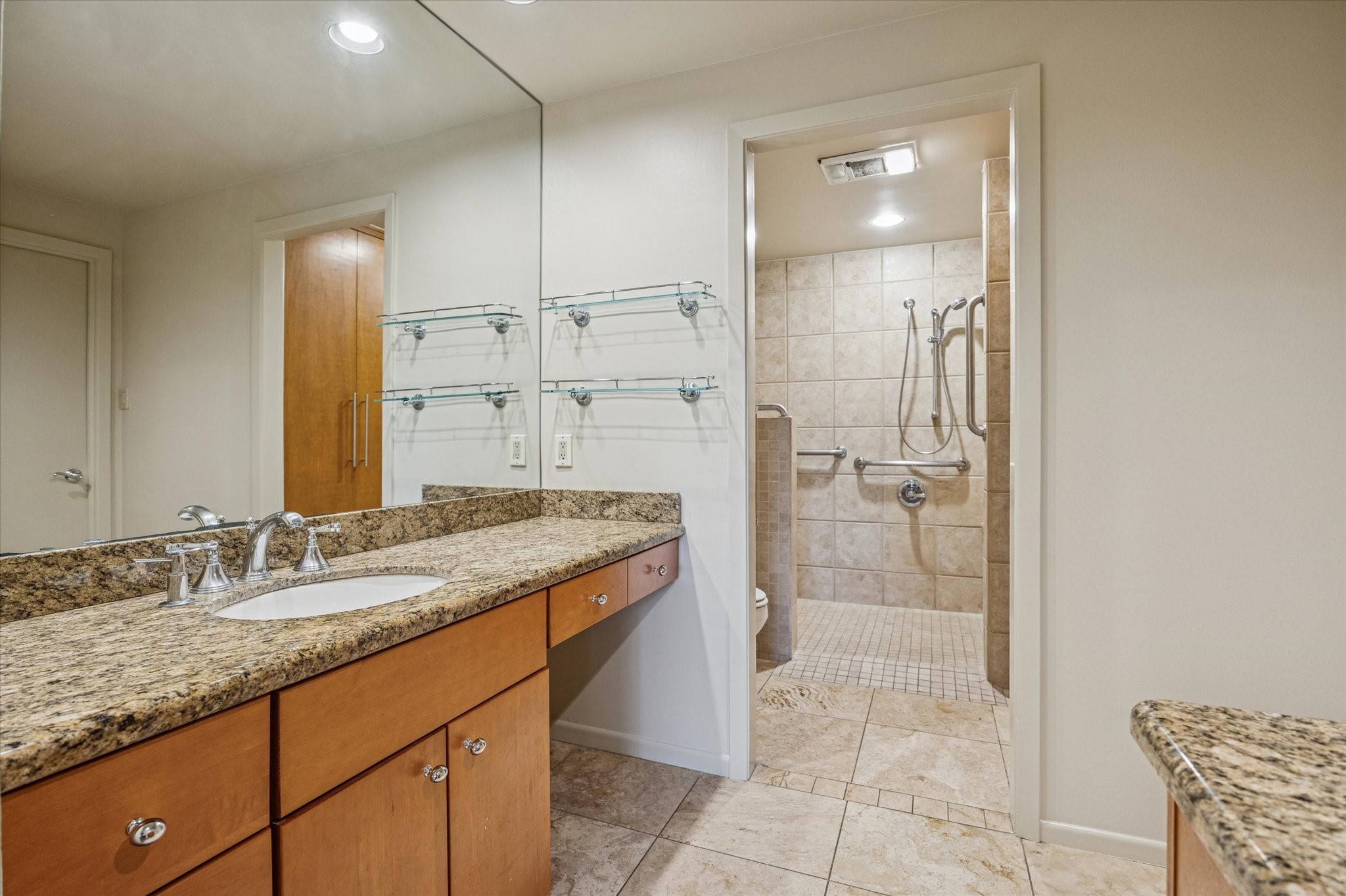 49 Briar Hollow Lane #203