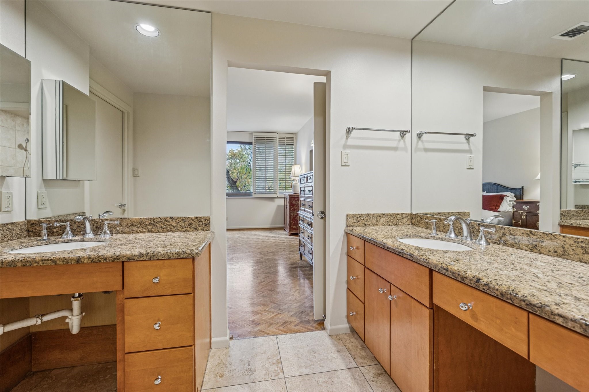49 Briar Hollow Lane #203