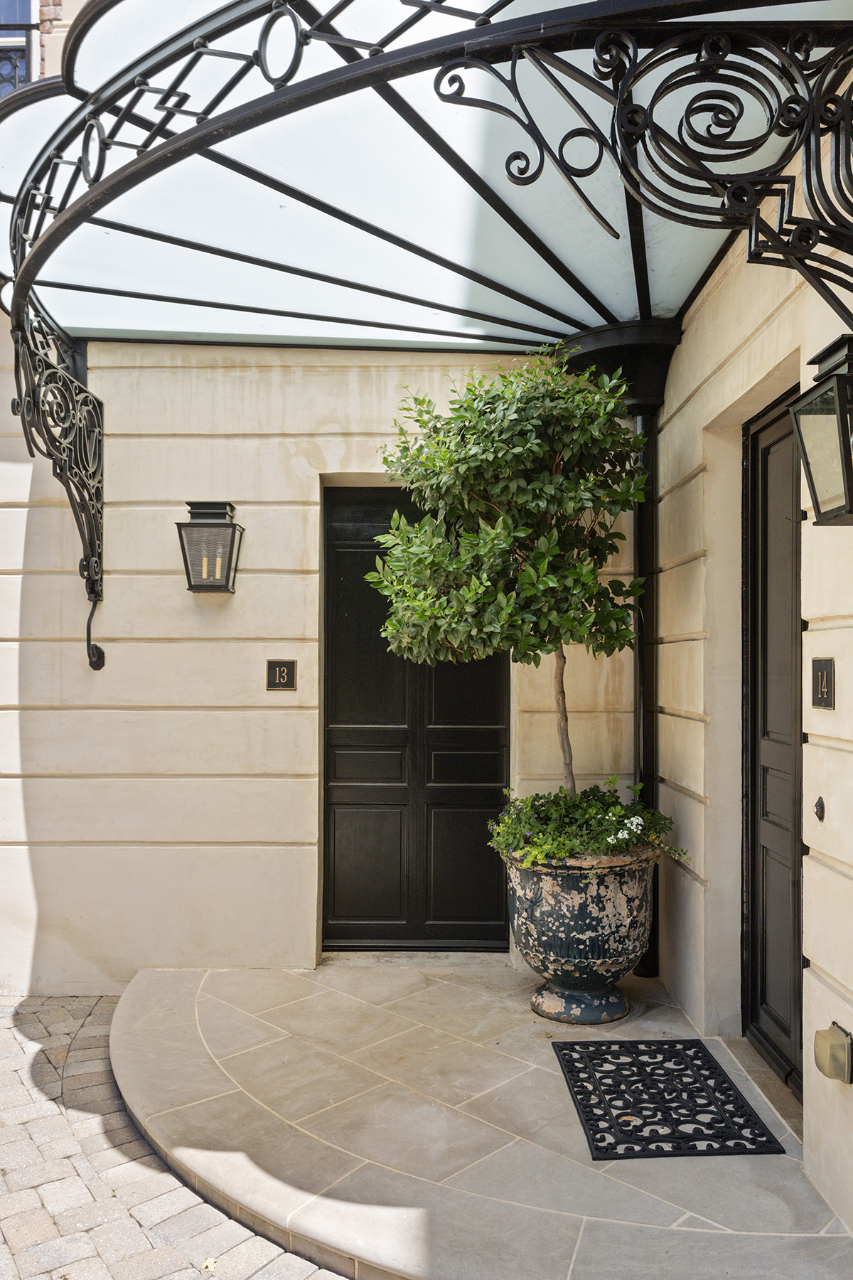 2288 Peachtree Road No. 13