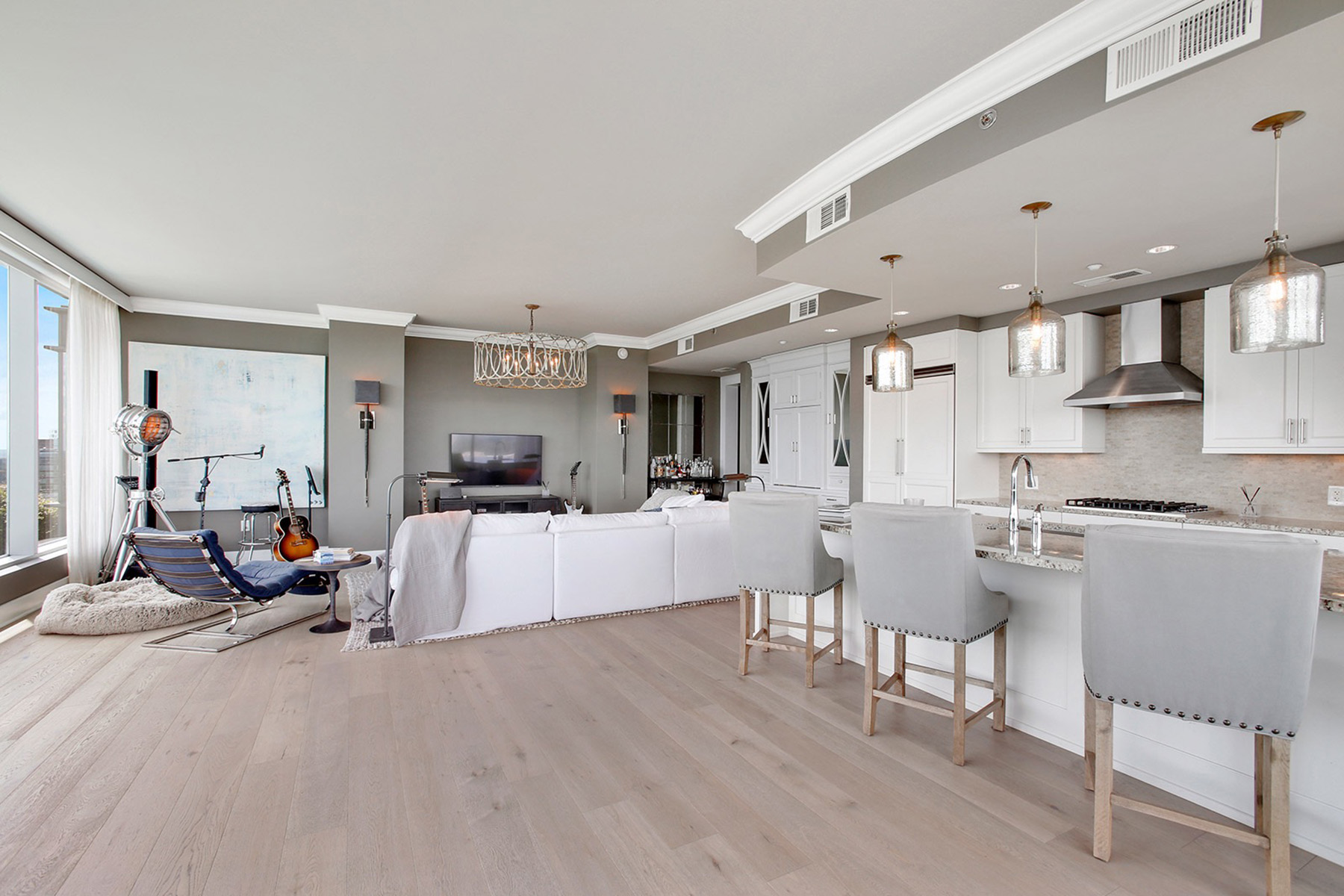 3630 Peachtree Road No. 1904