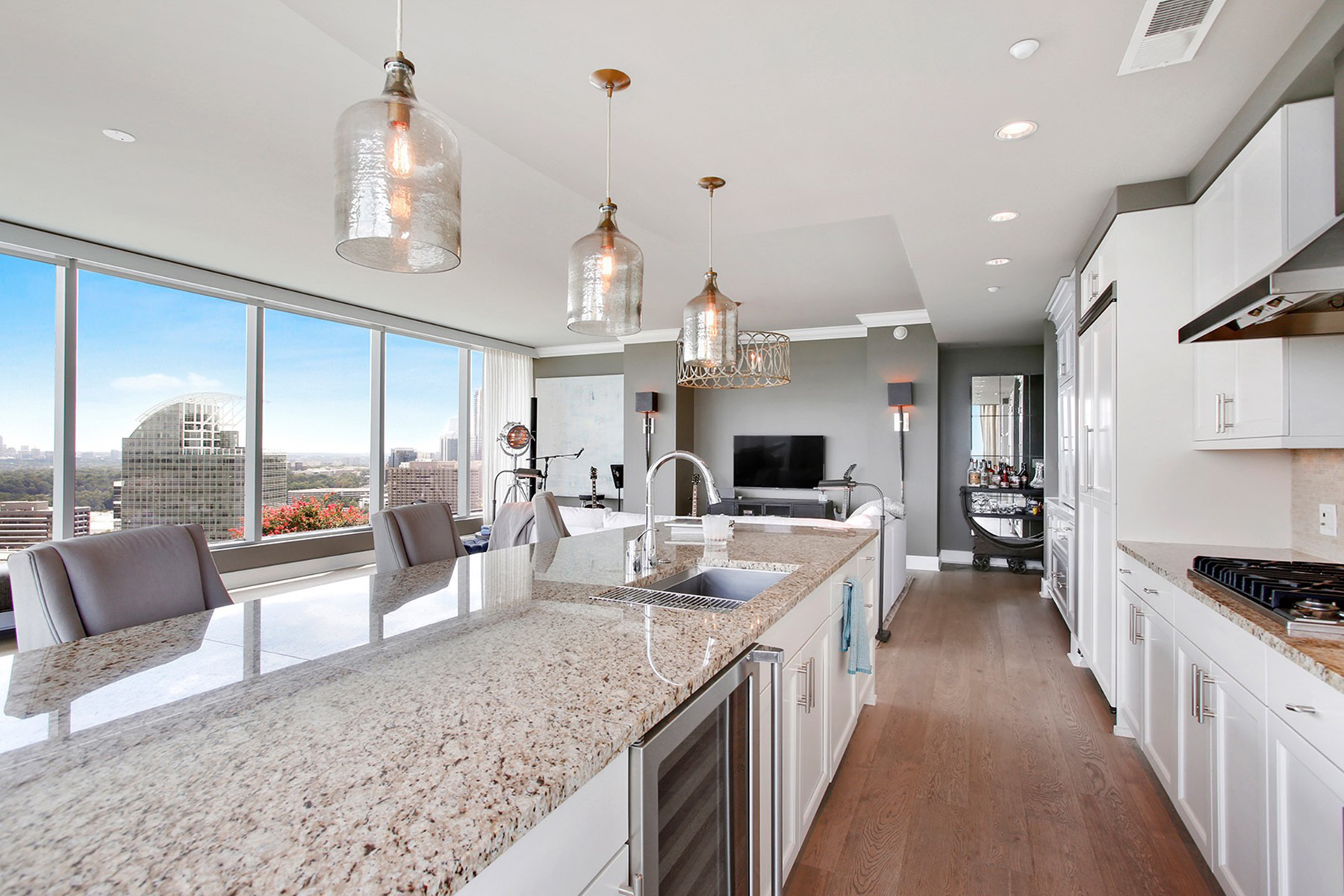 3630 Peachtree Road No. 1904