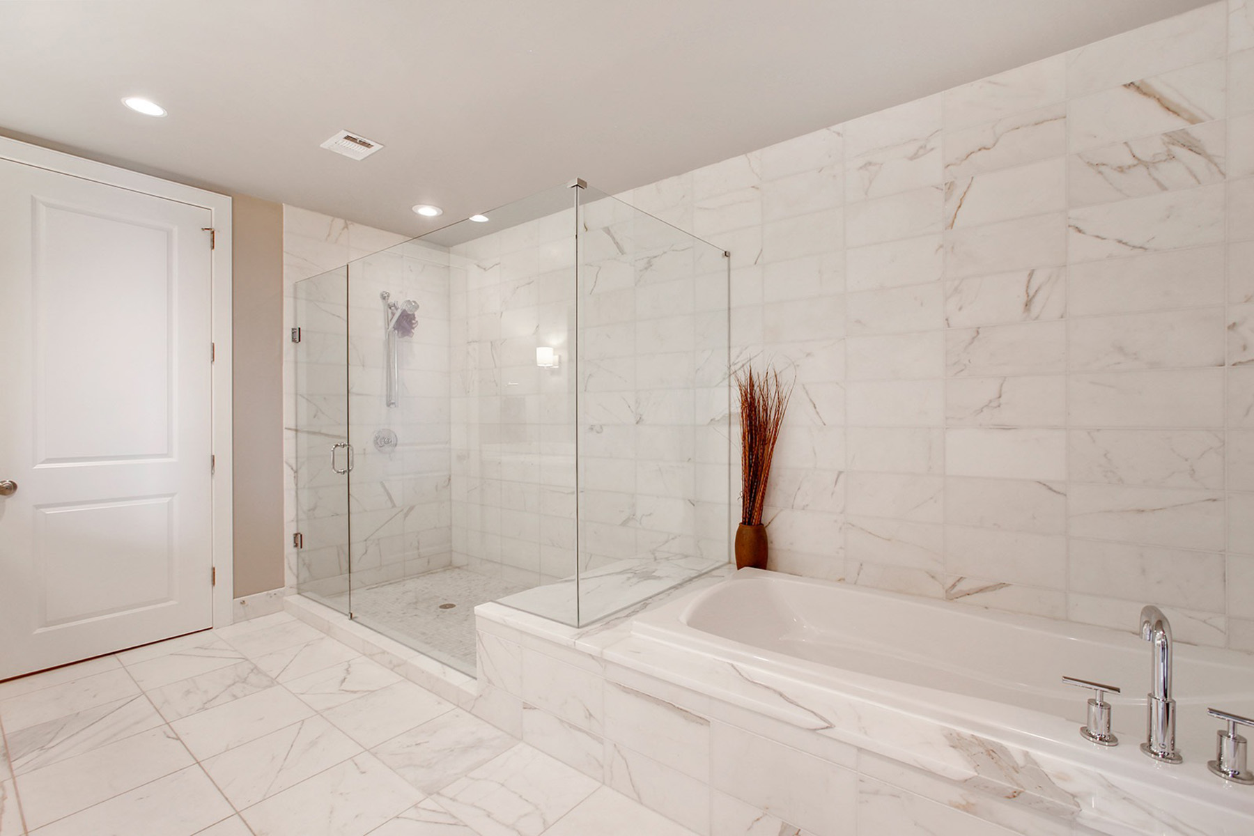 3630 Peachtree Road No. 1904