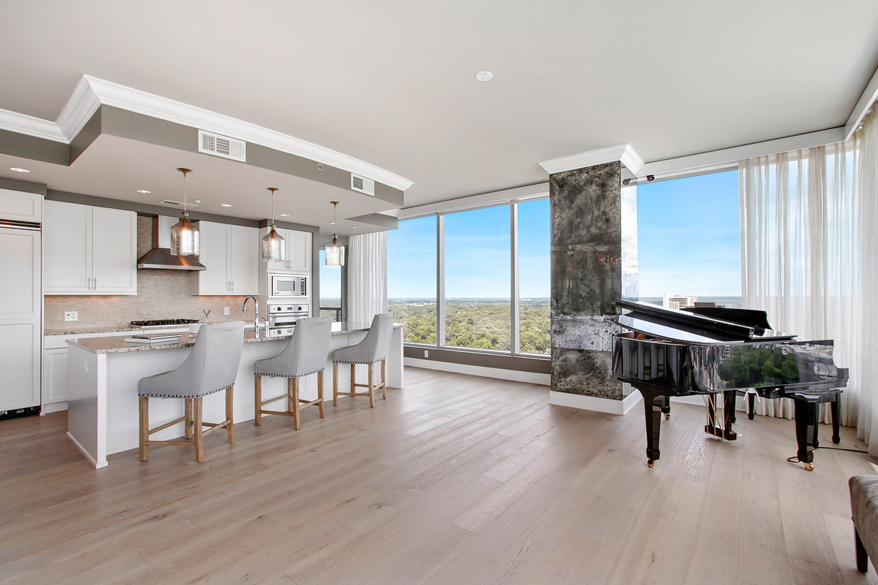 3630 Peachtree Road No. 1904