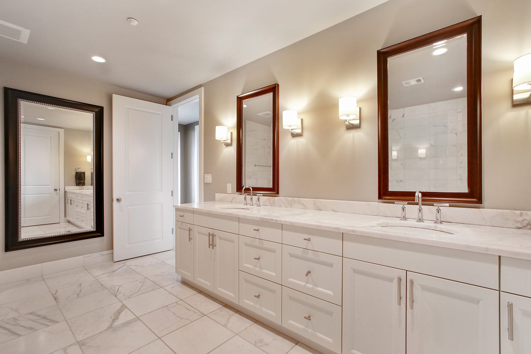 3630 Peachtree Road No. 1904