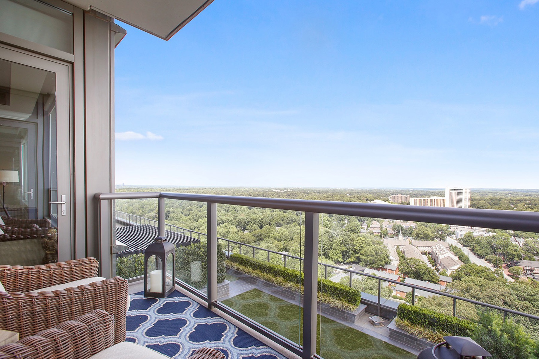 3630 Peachtree Road No. 1904