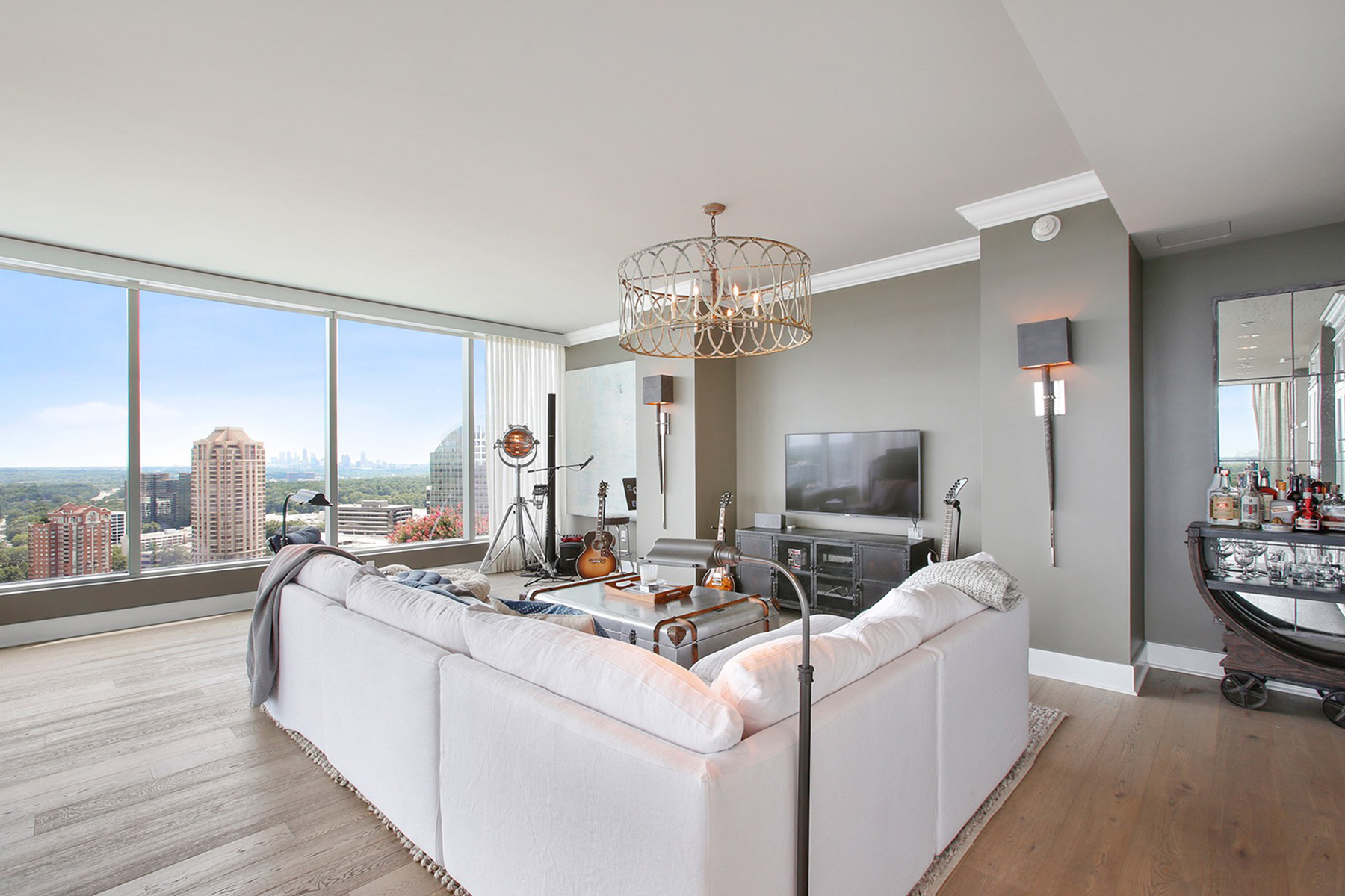 3630 Peachtree Road No. 1904