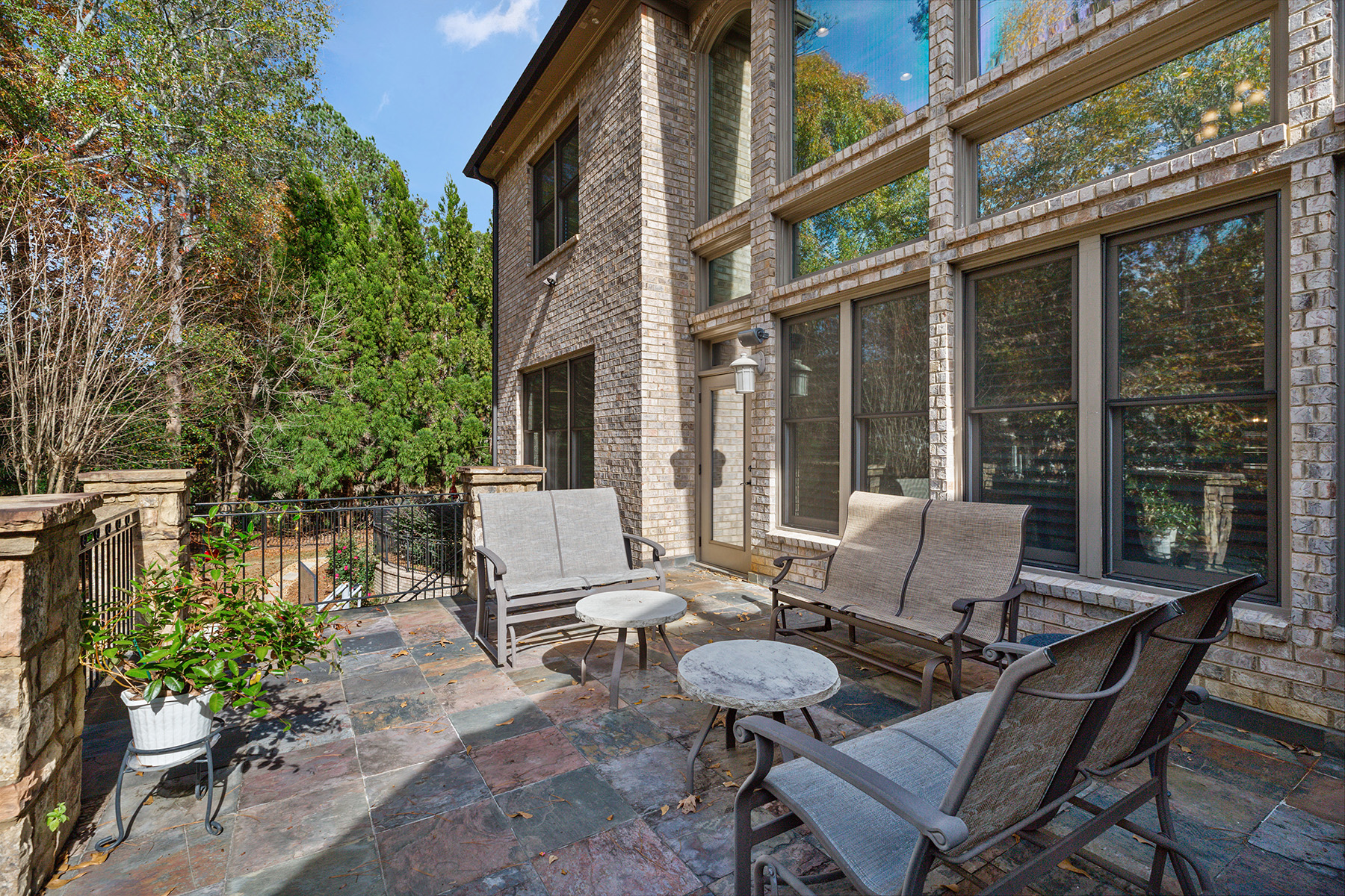 1245 Stonecroft Way