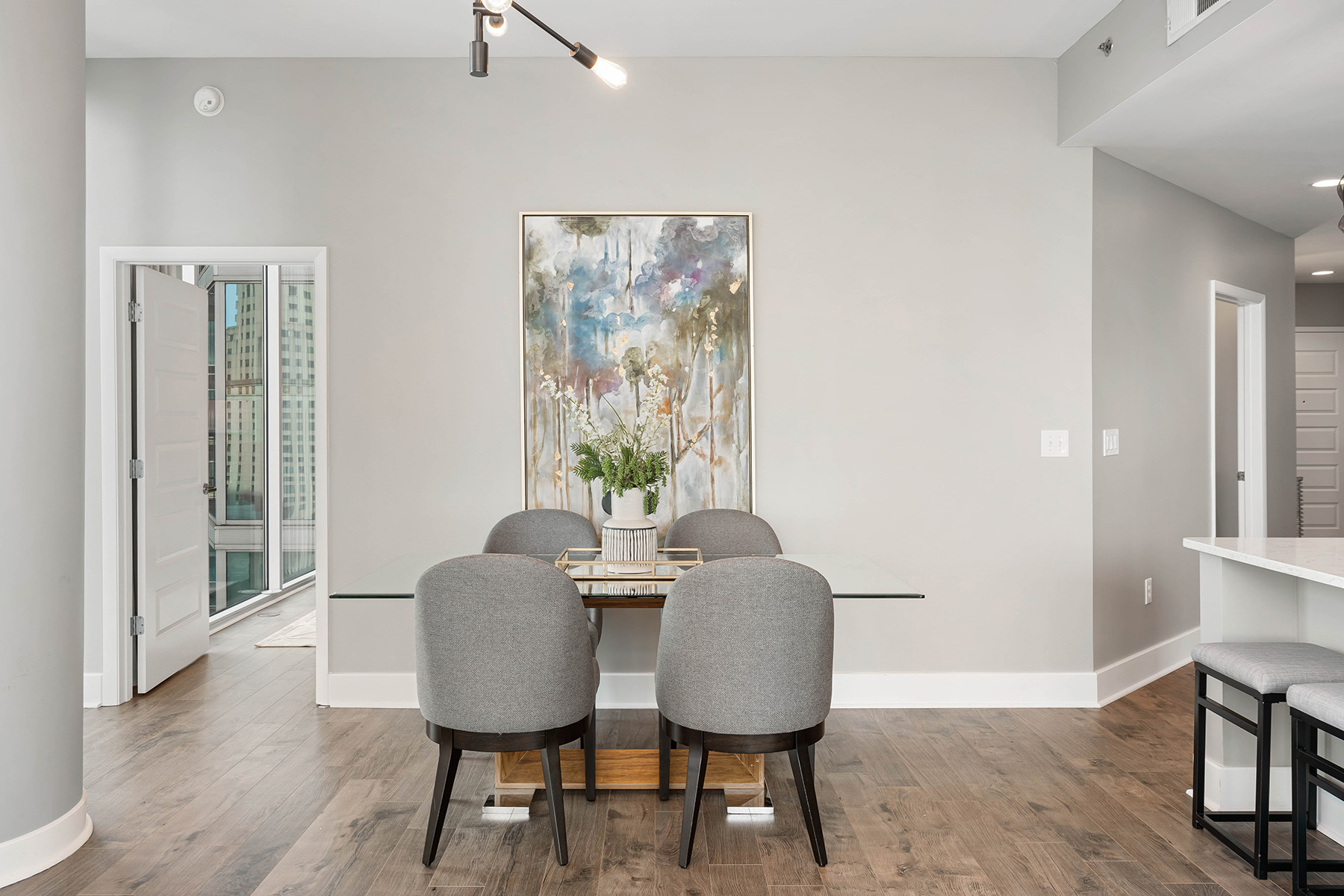 1080 Peachtree Street No. 1402