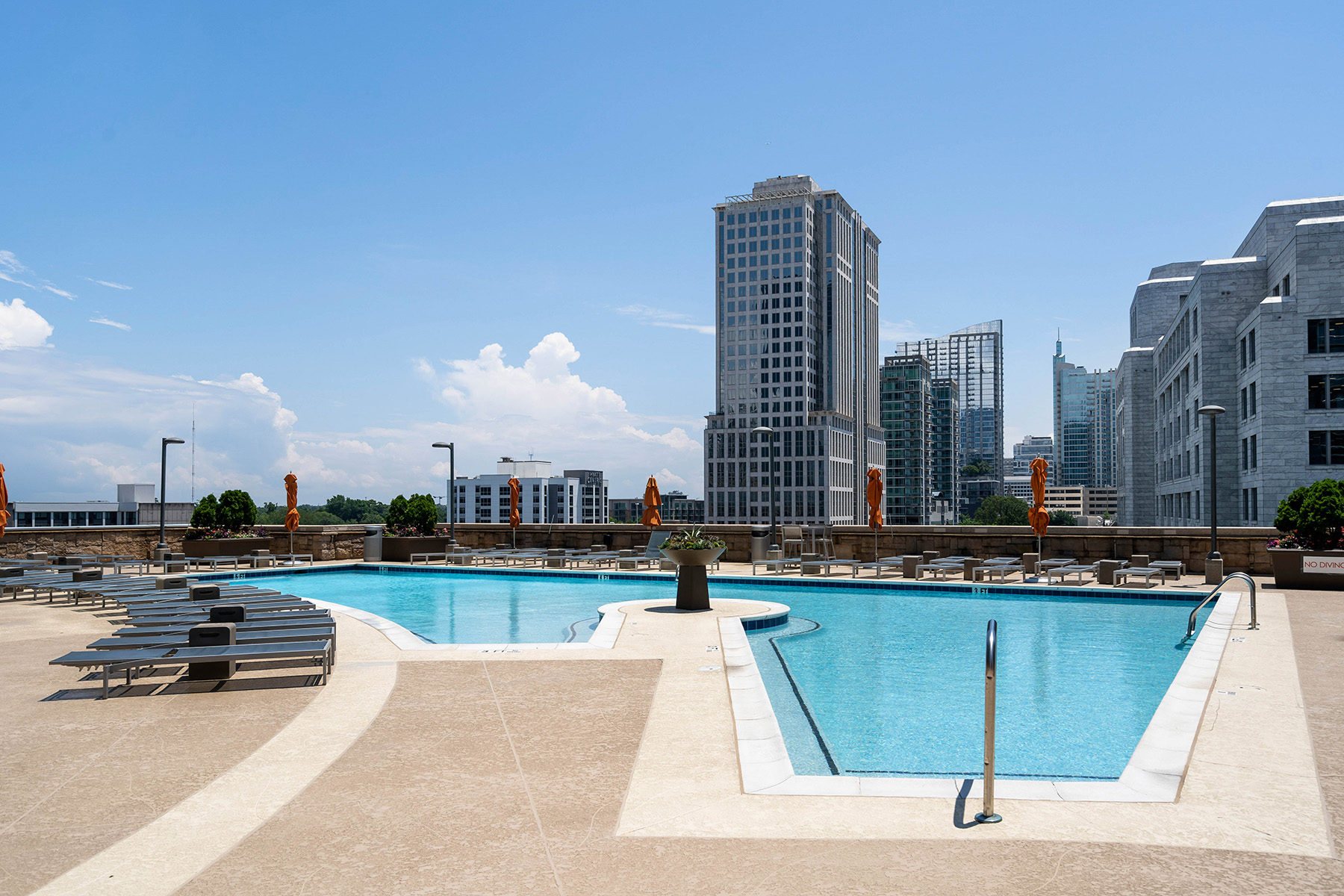 1080 Peachtree Street No. 1402