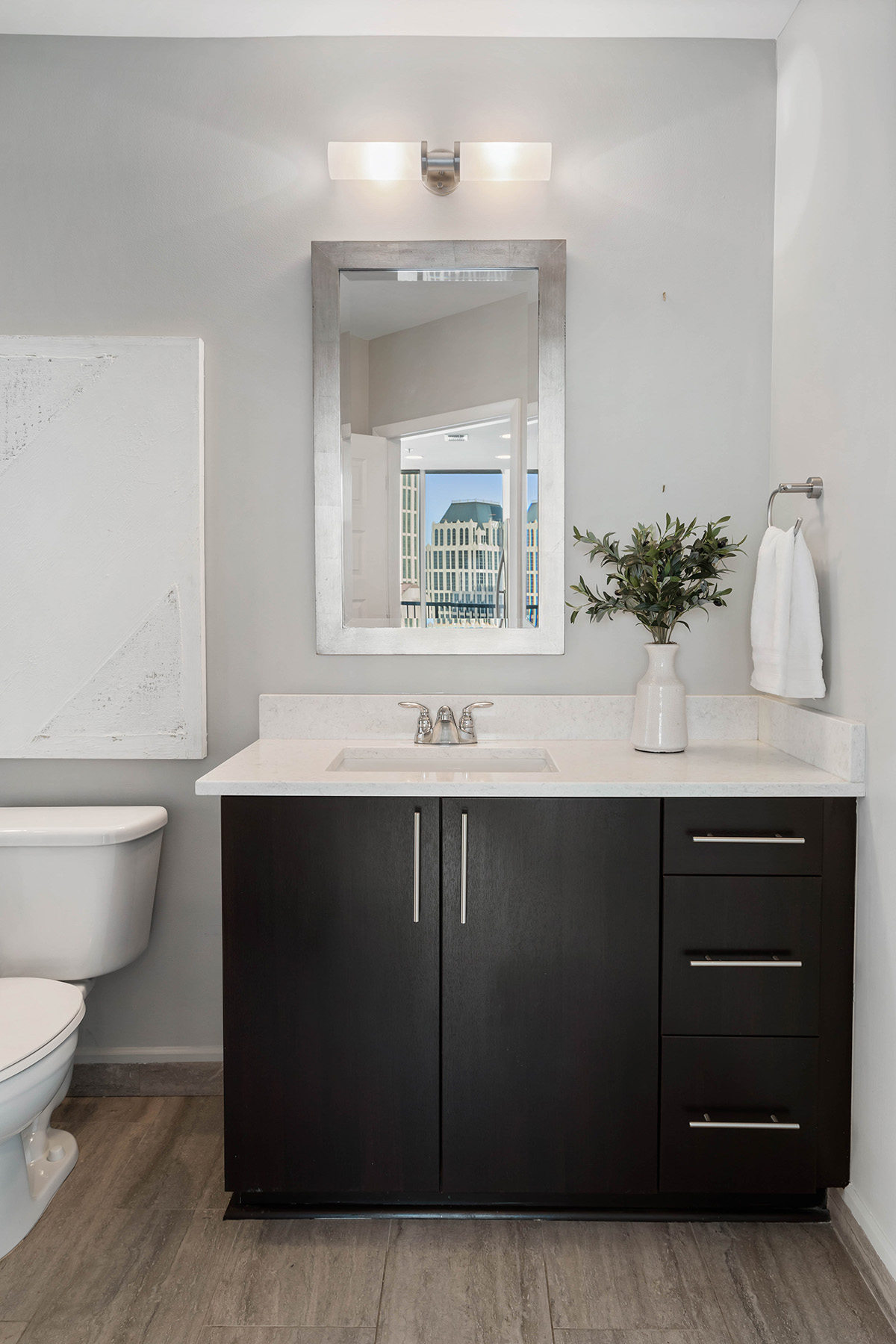 1080 Peachtree Street No. 1402