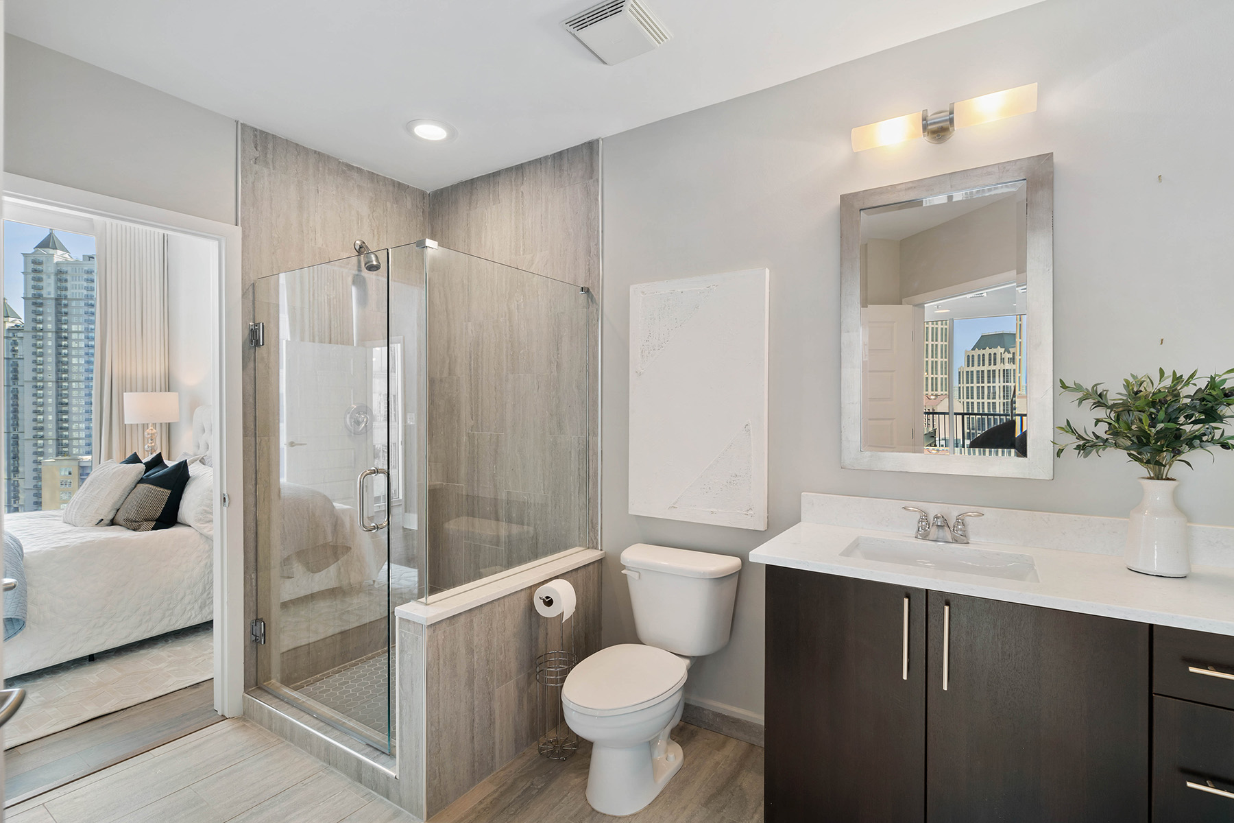 1080 Peachtree Street No. 1402