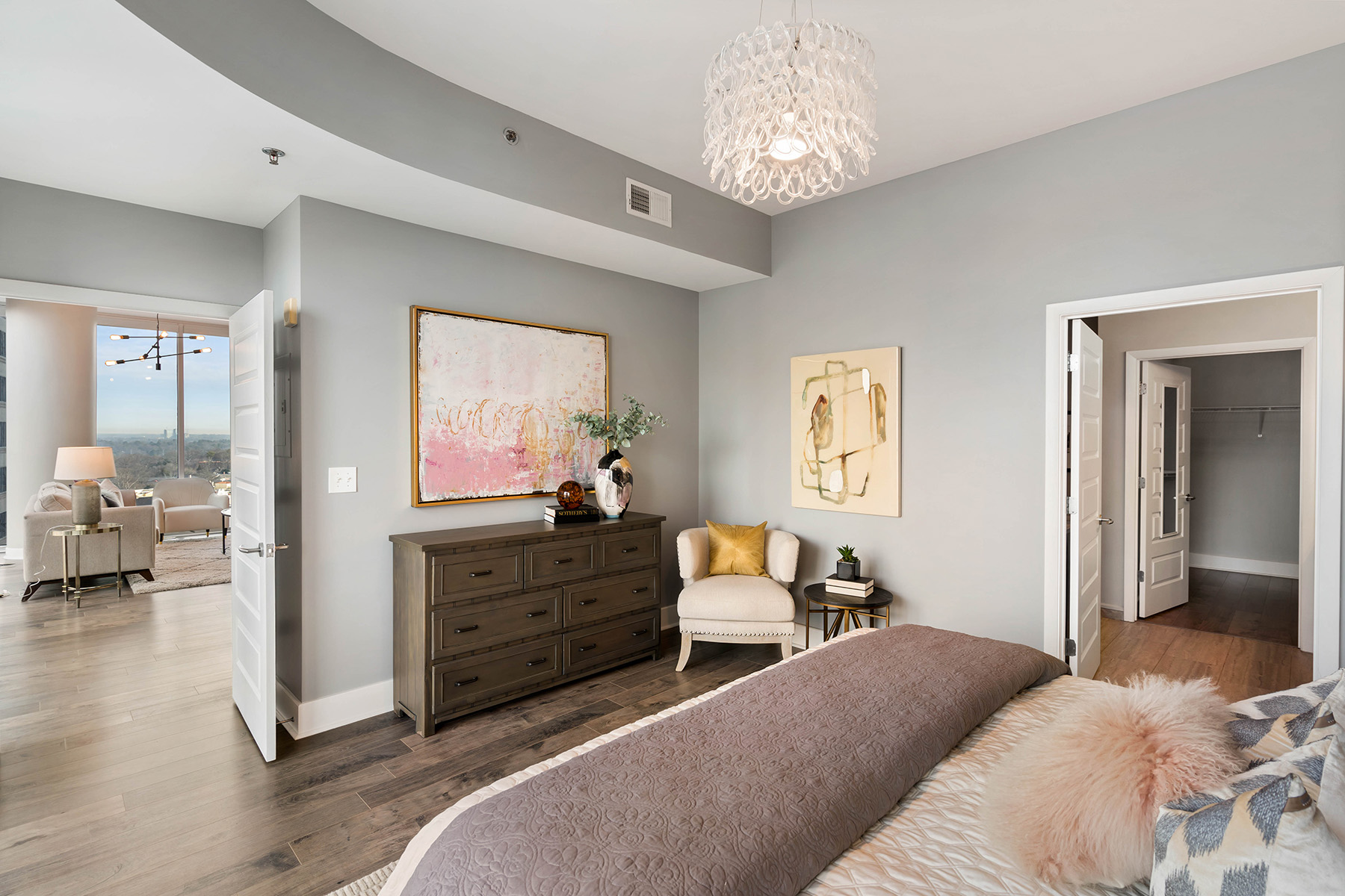 1080 Peachtree Street No. 1402