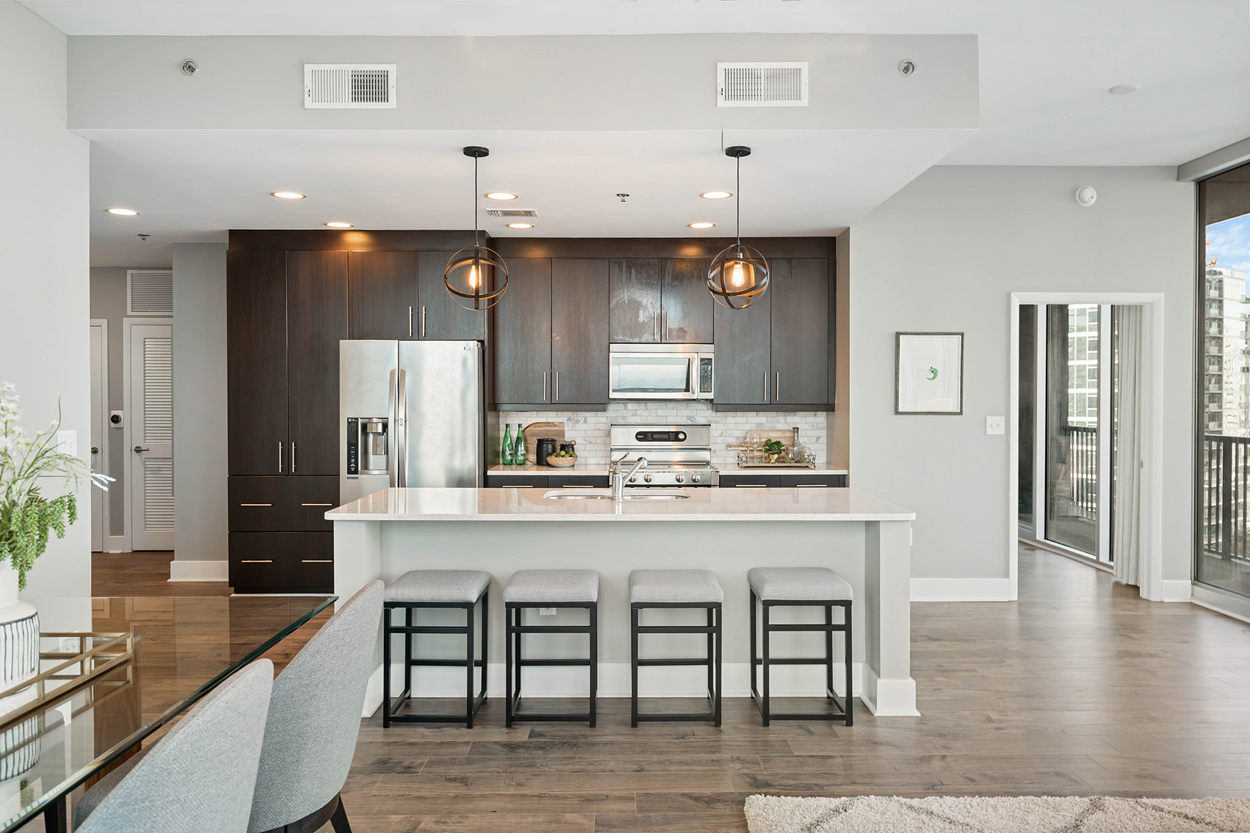 1080 Peachtree Street No. 1402