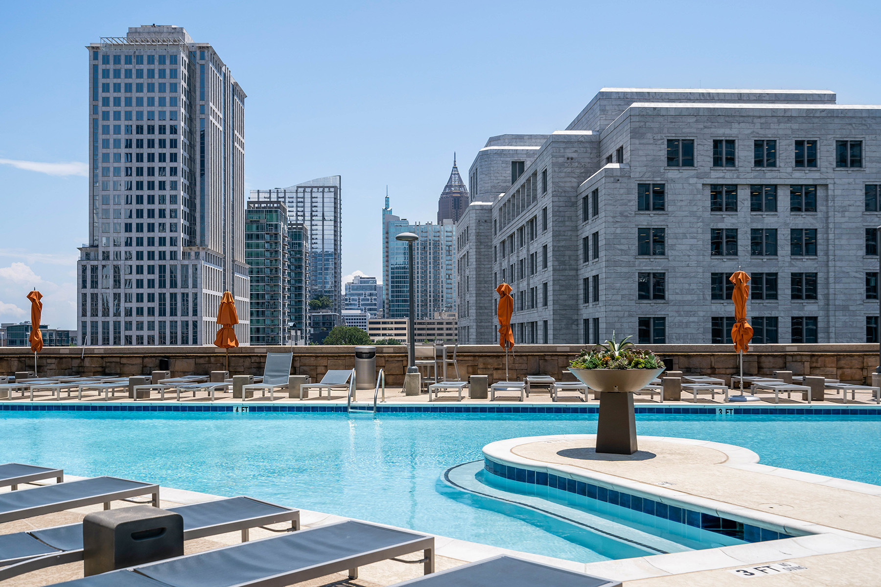1080 Peachtree Street No. 1402