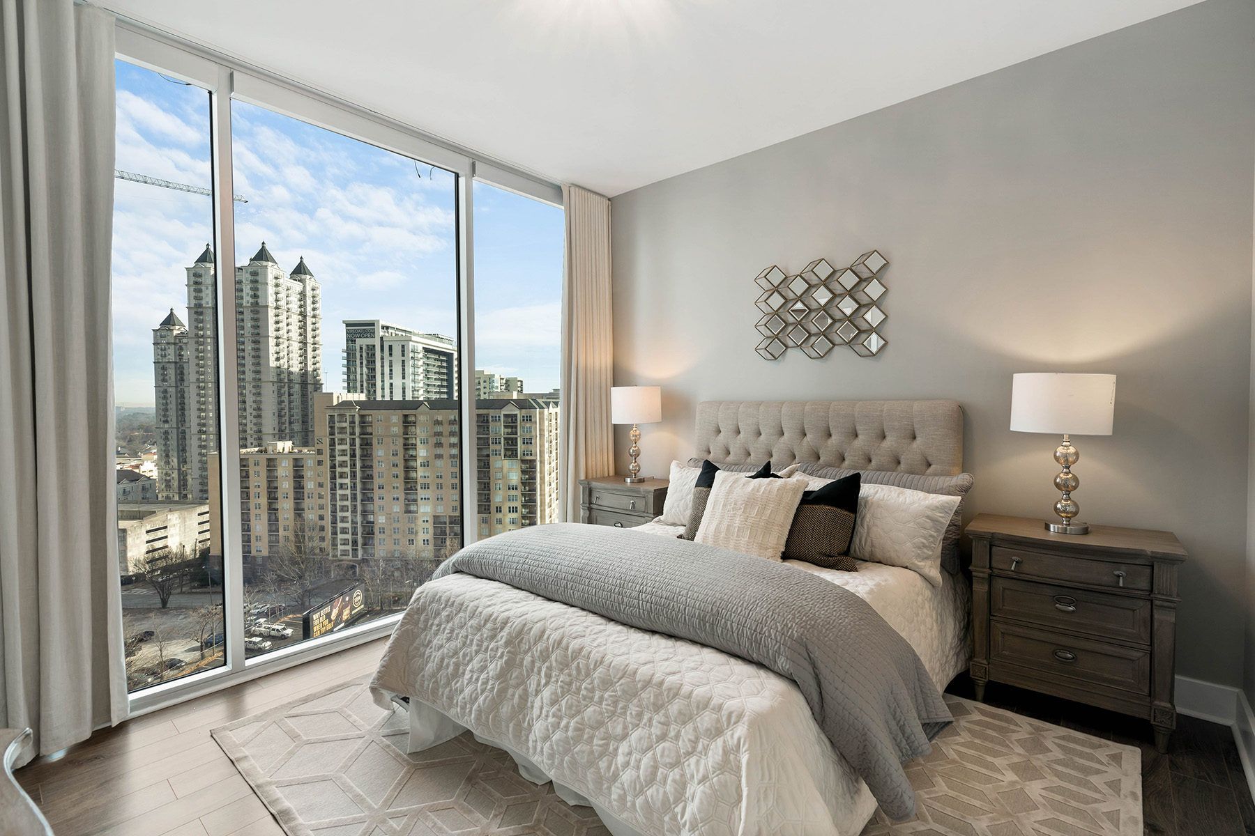 1080 Peachtree Street No. 1402