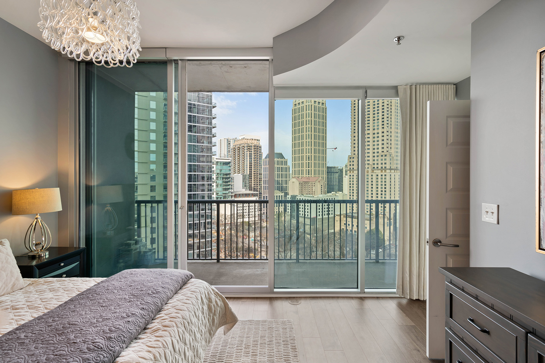 1080 Peachtree Street No. 1402